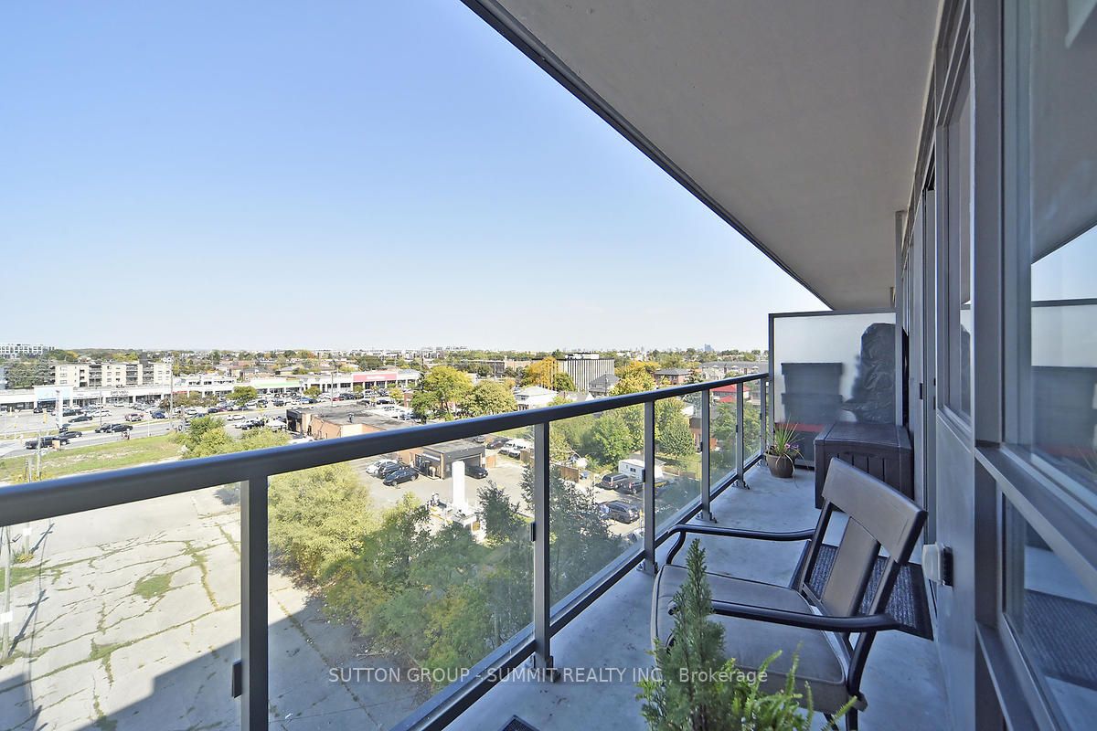 15 James Finlay Way, #809