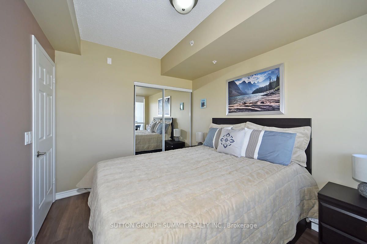 15 James Finlay Way, #809