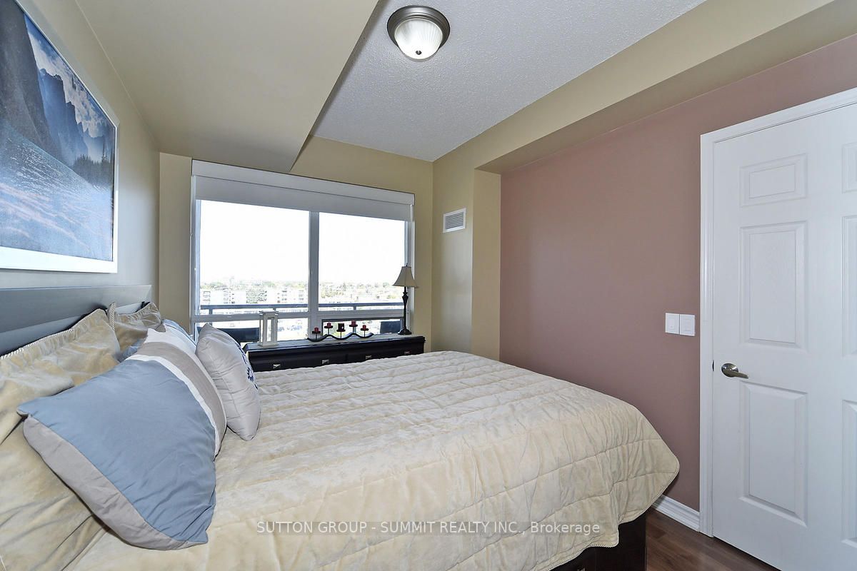 15 James Finlay Way, #809