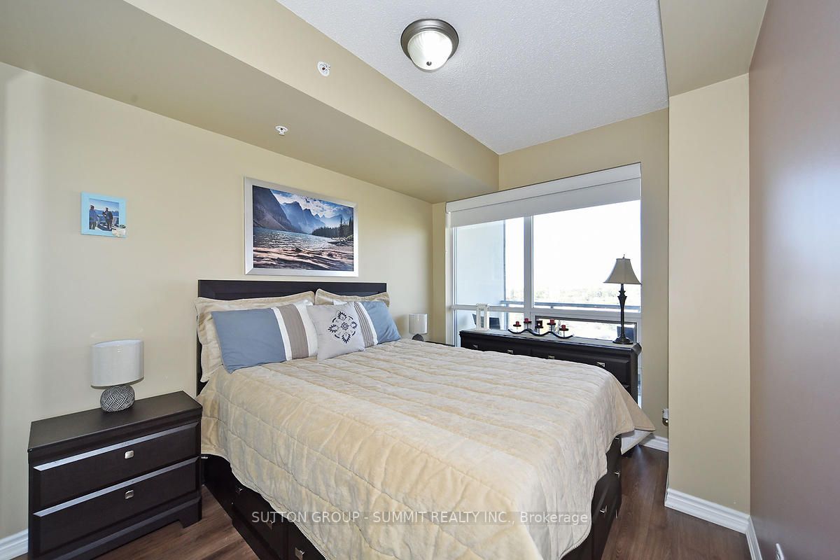 15 James Finlay Way, #809
