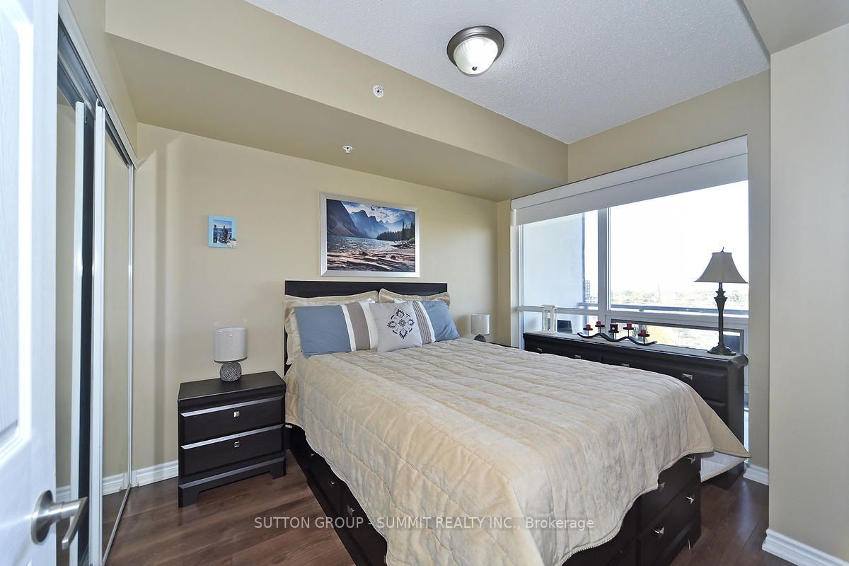 15 James Finlay Way, #809