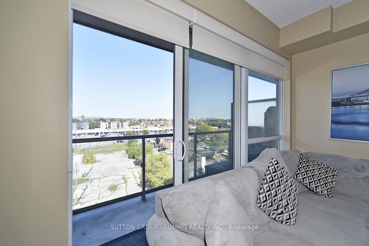 15 James Finlay Way, #809