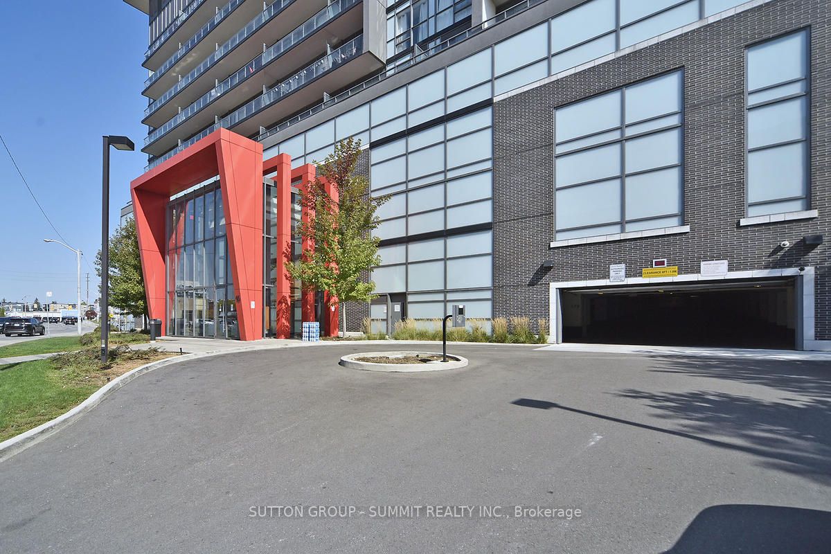 15 James Finlay Way, #809