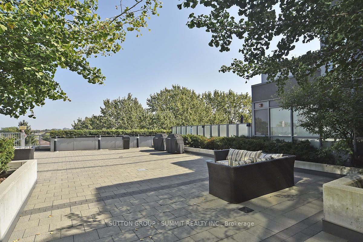 15 James Finlay Way, #809