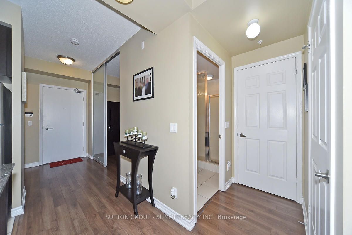 15 James Finlay Way, #809