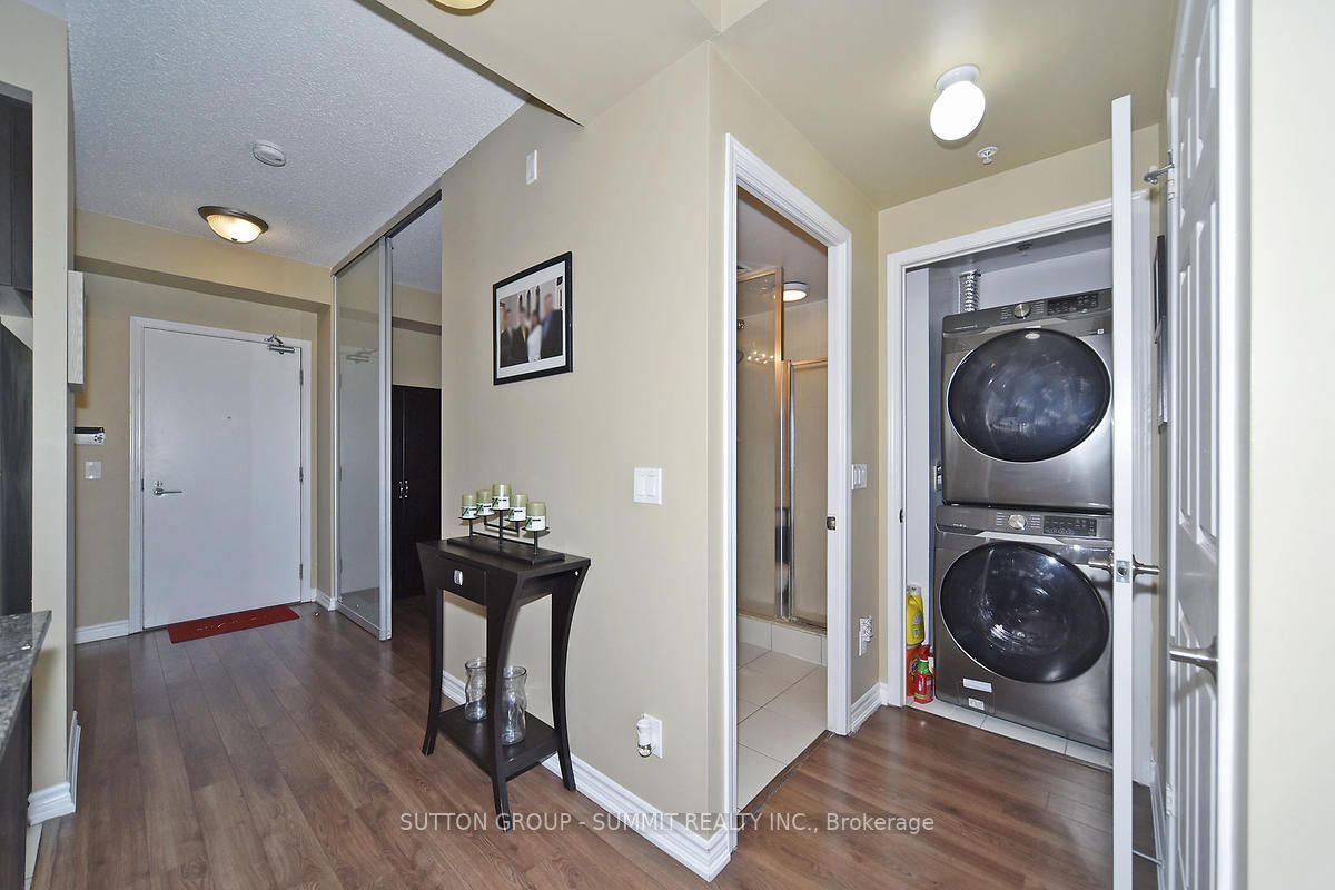 15 James Finlay Way, #809