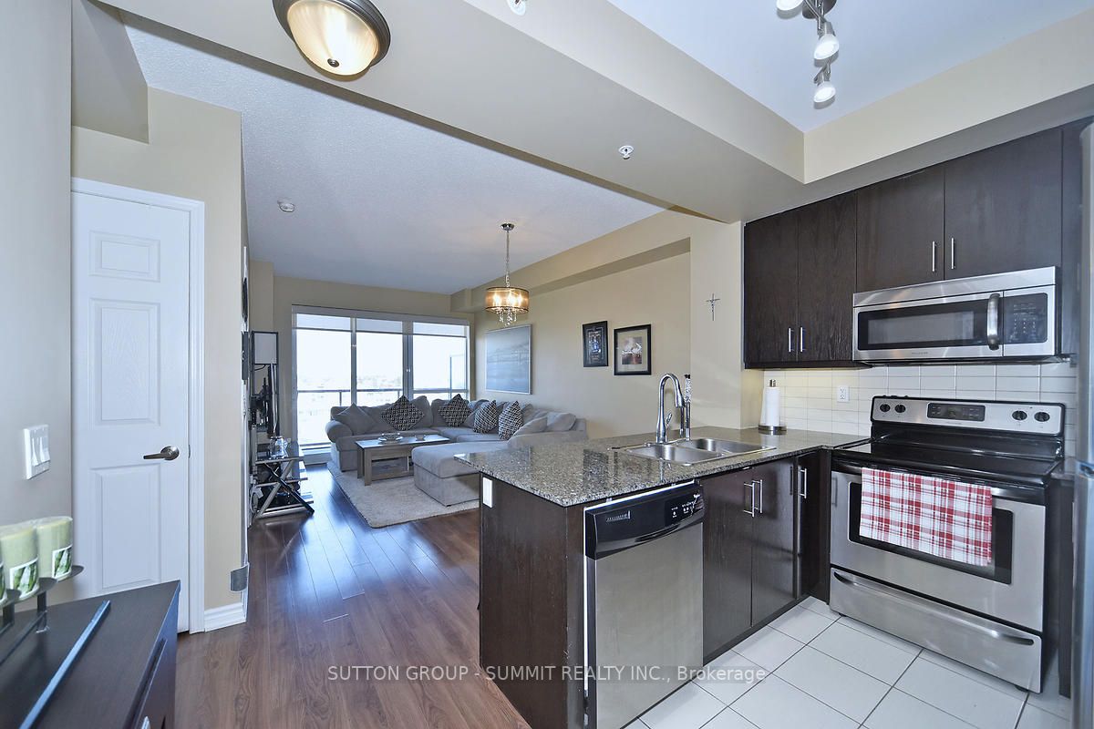 15 James Finlay Way, #809