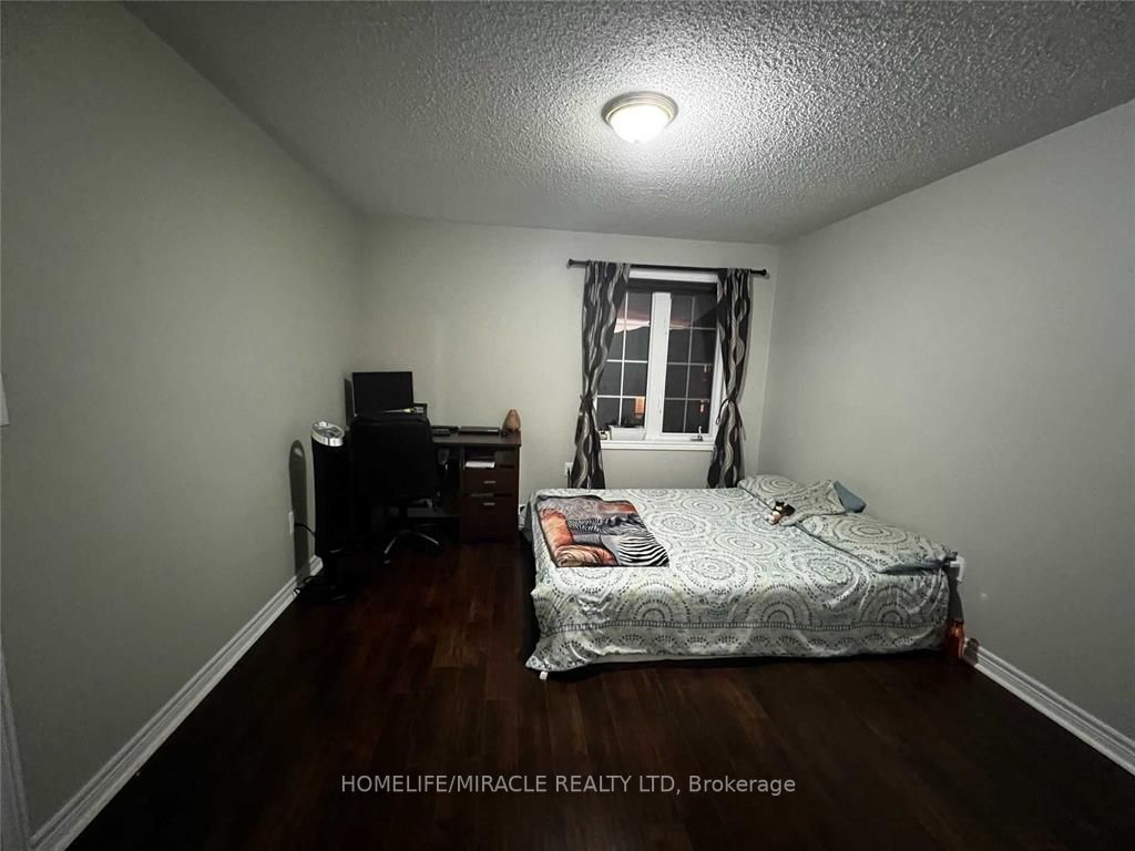 17 Gosling St
