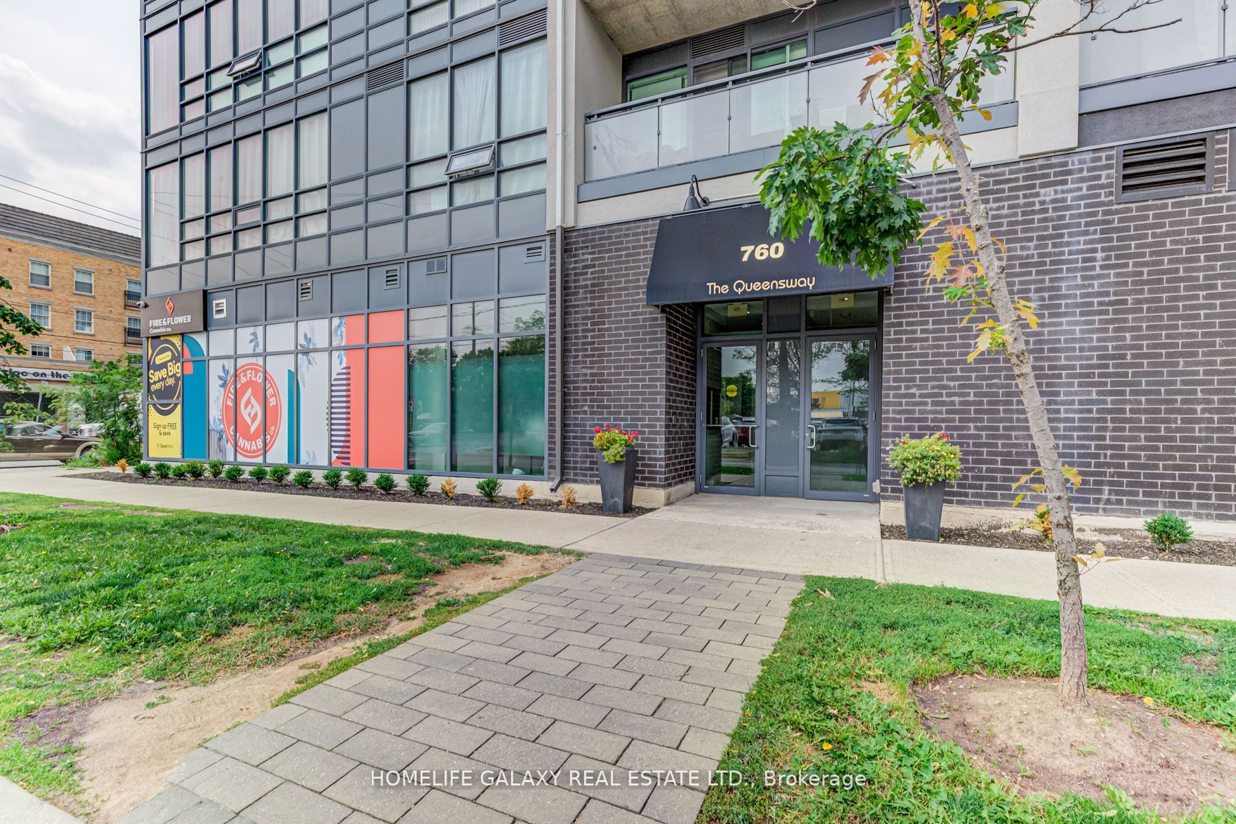 760 The Queens Way, #212