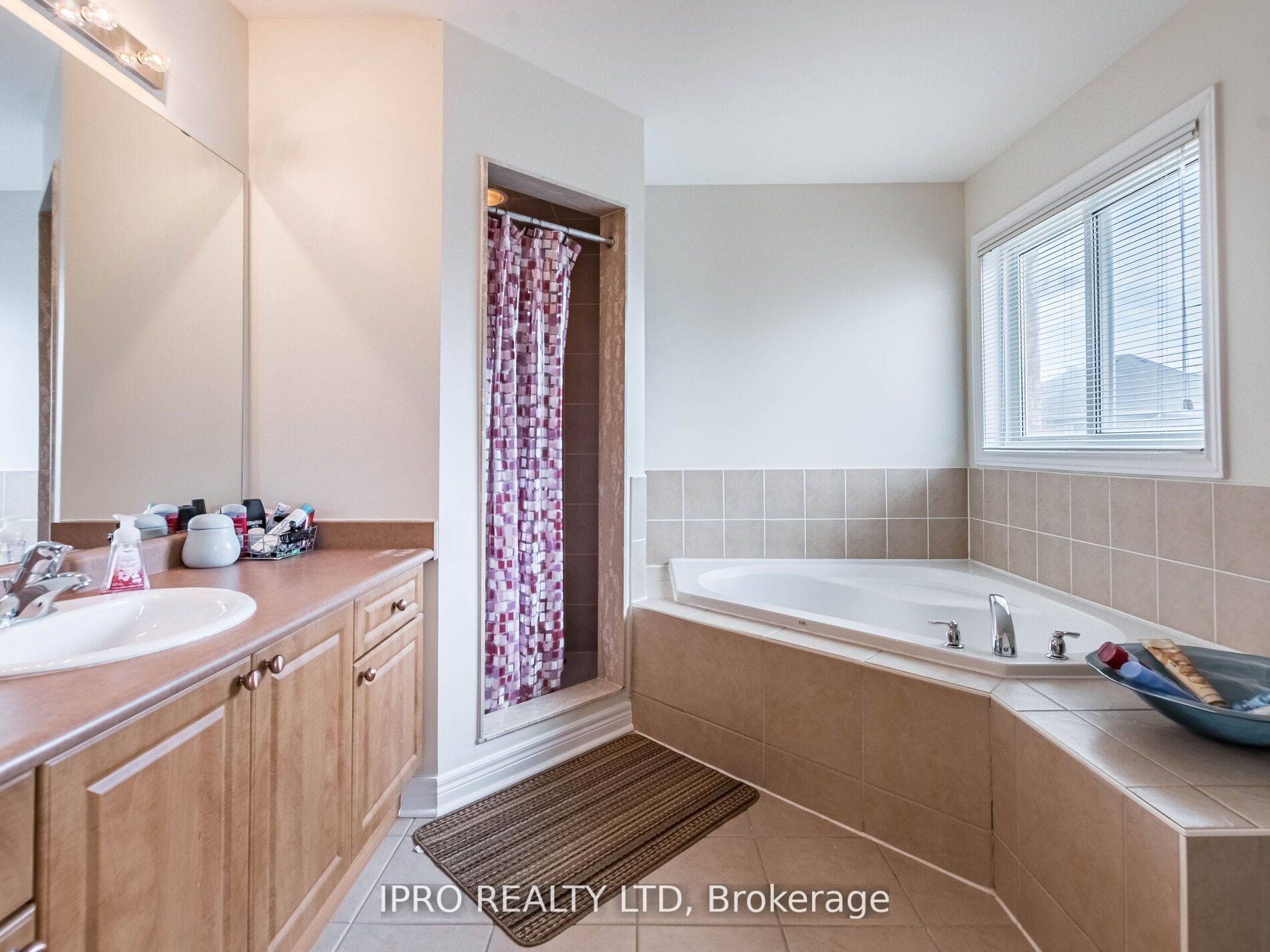 31 Lockburn Cres