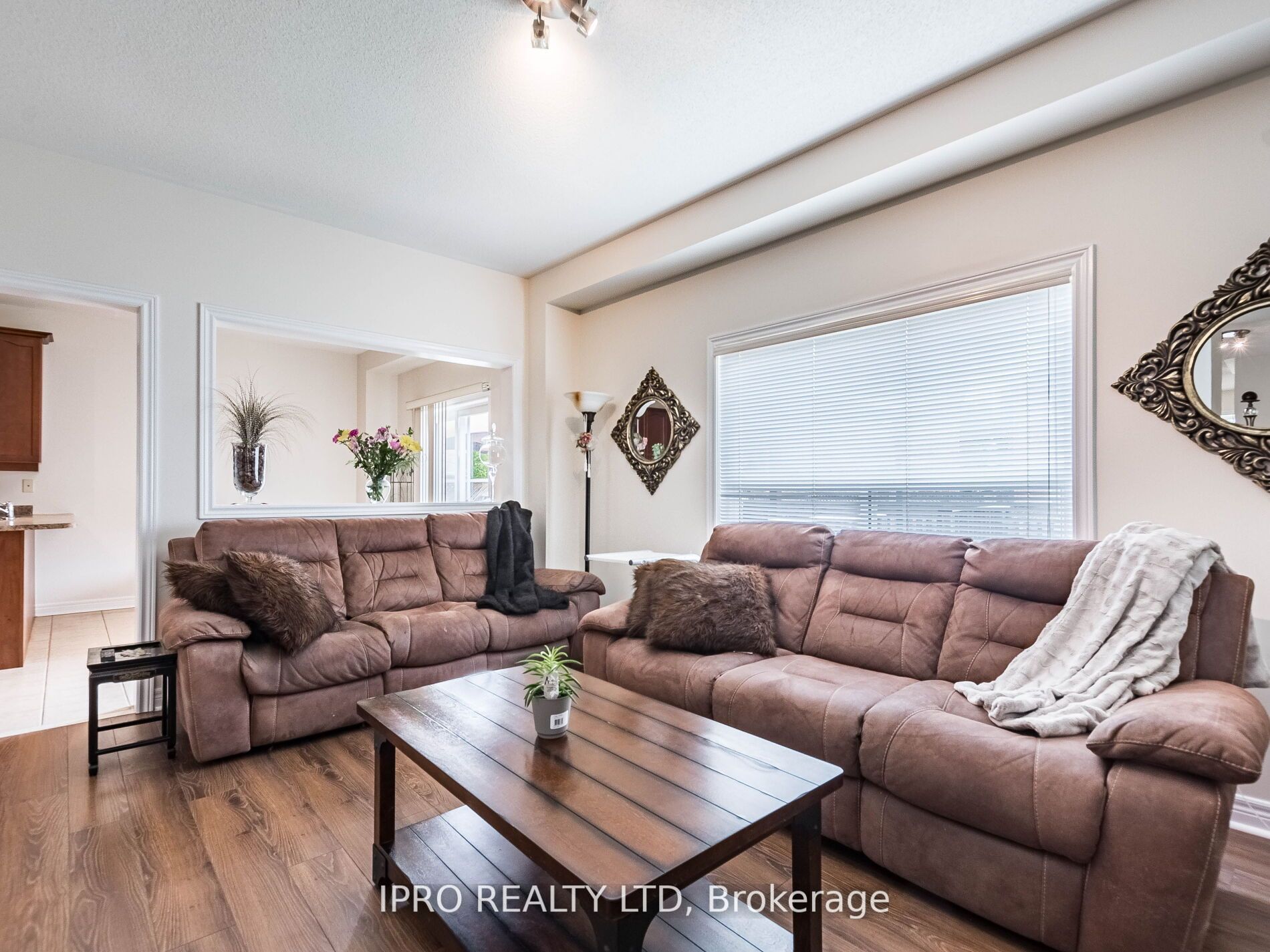 31 Lockburn Cres