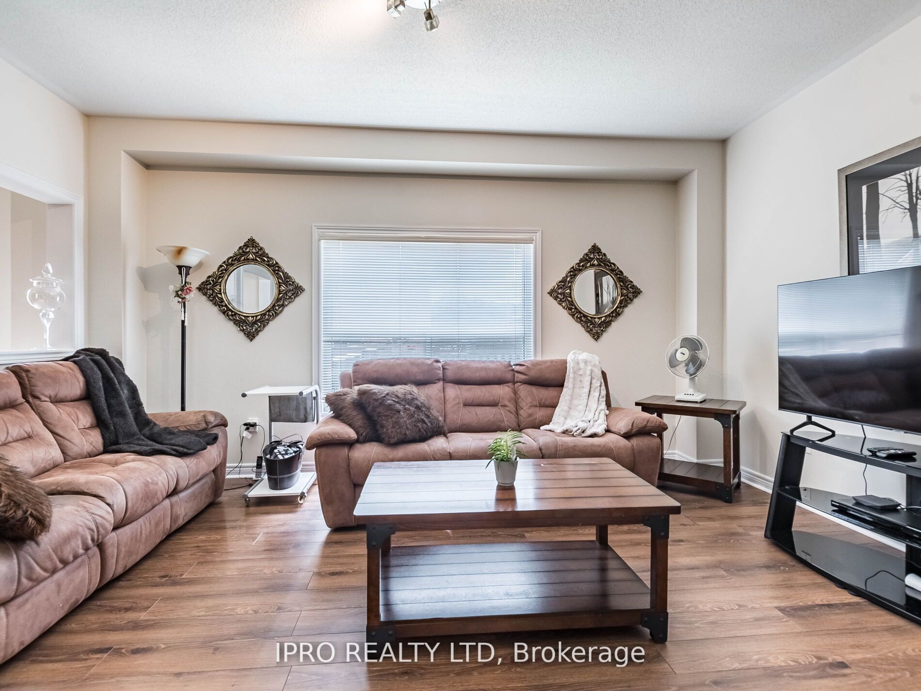 31 Lockburn Cres