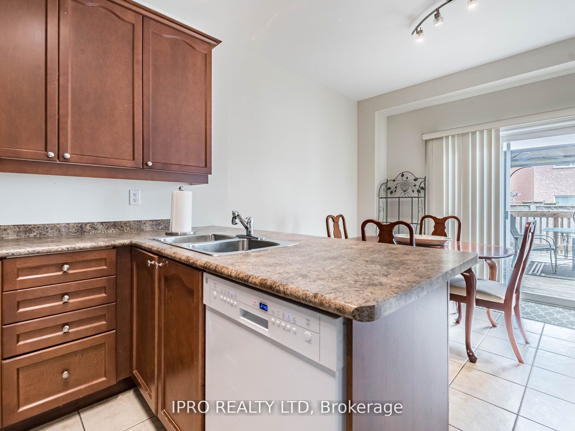 31 Lockburn Cres