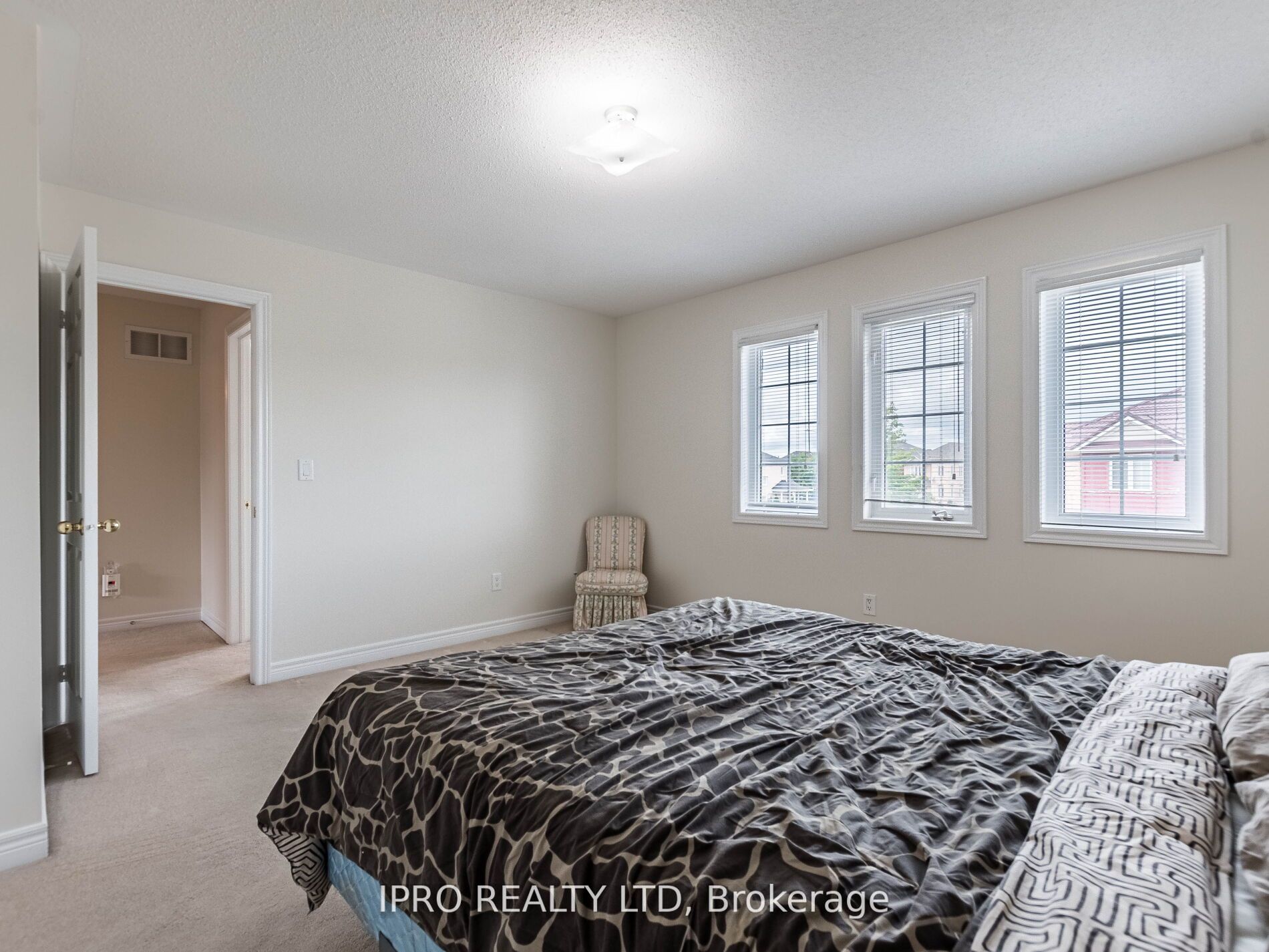 31 Lockburn Cres