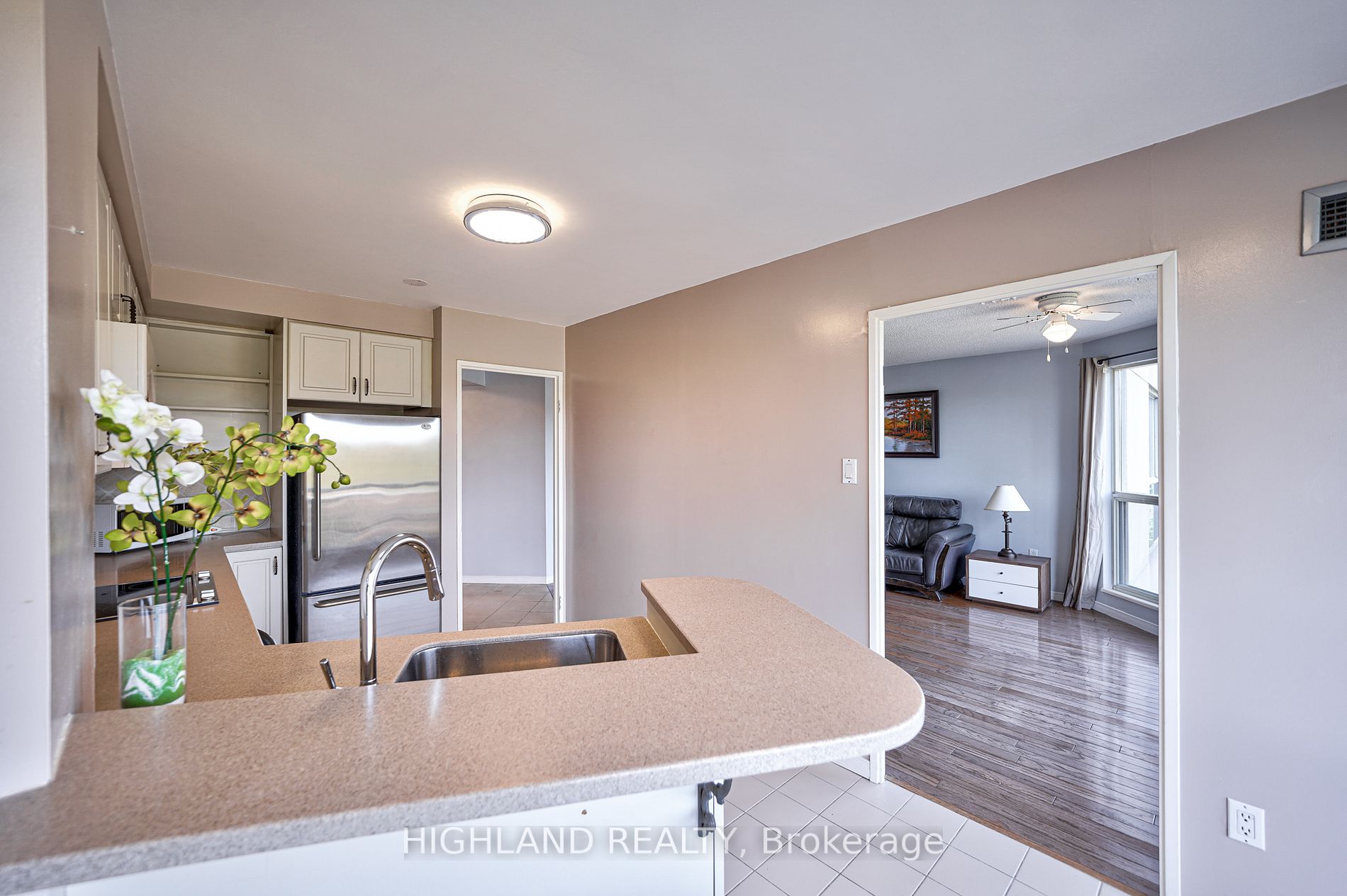 1700 The Collegeway, #705