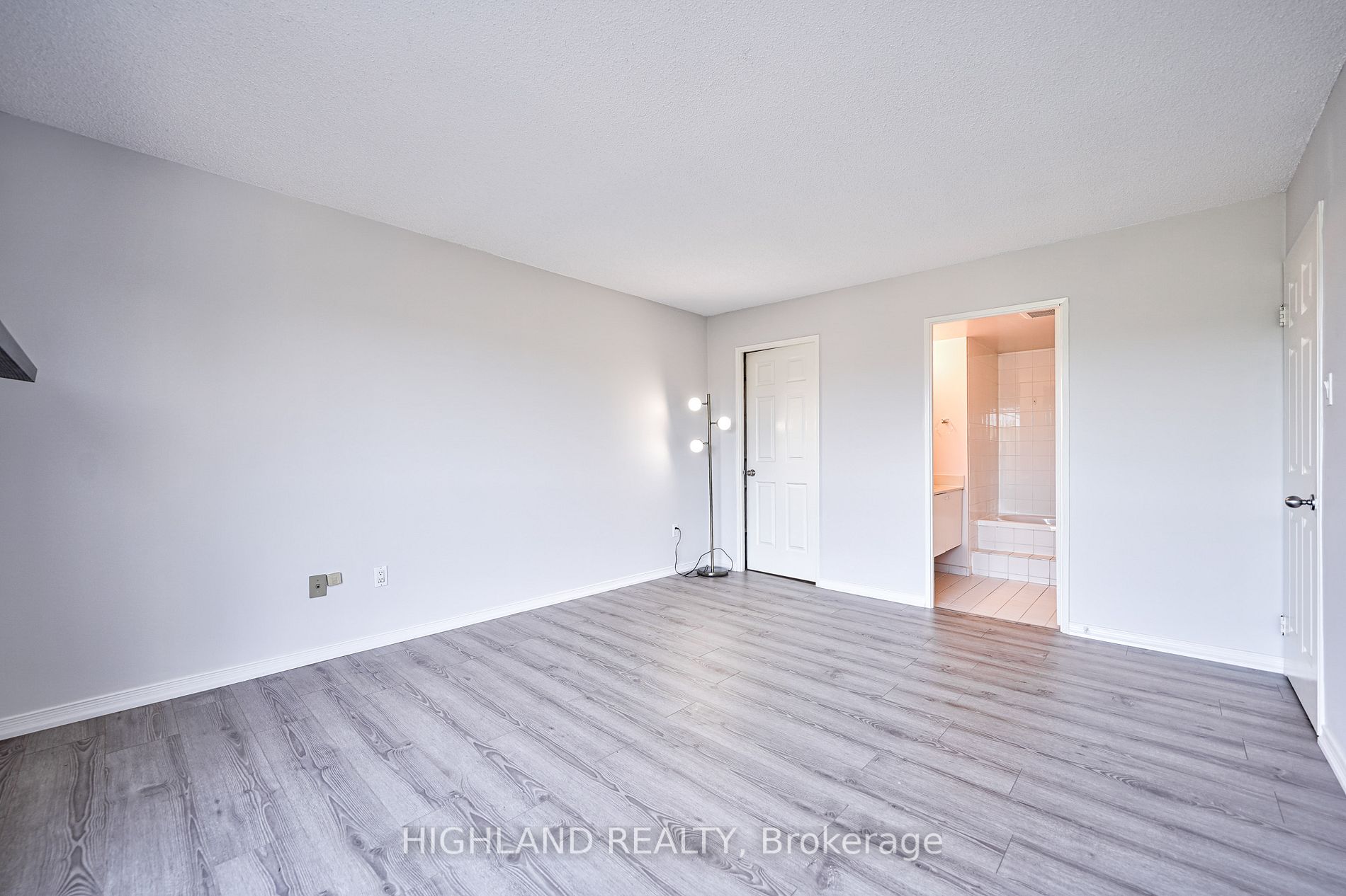 1700 The Collegeway, #705