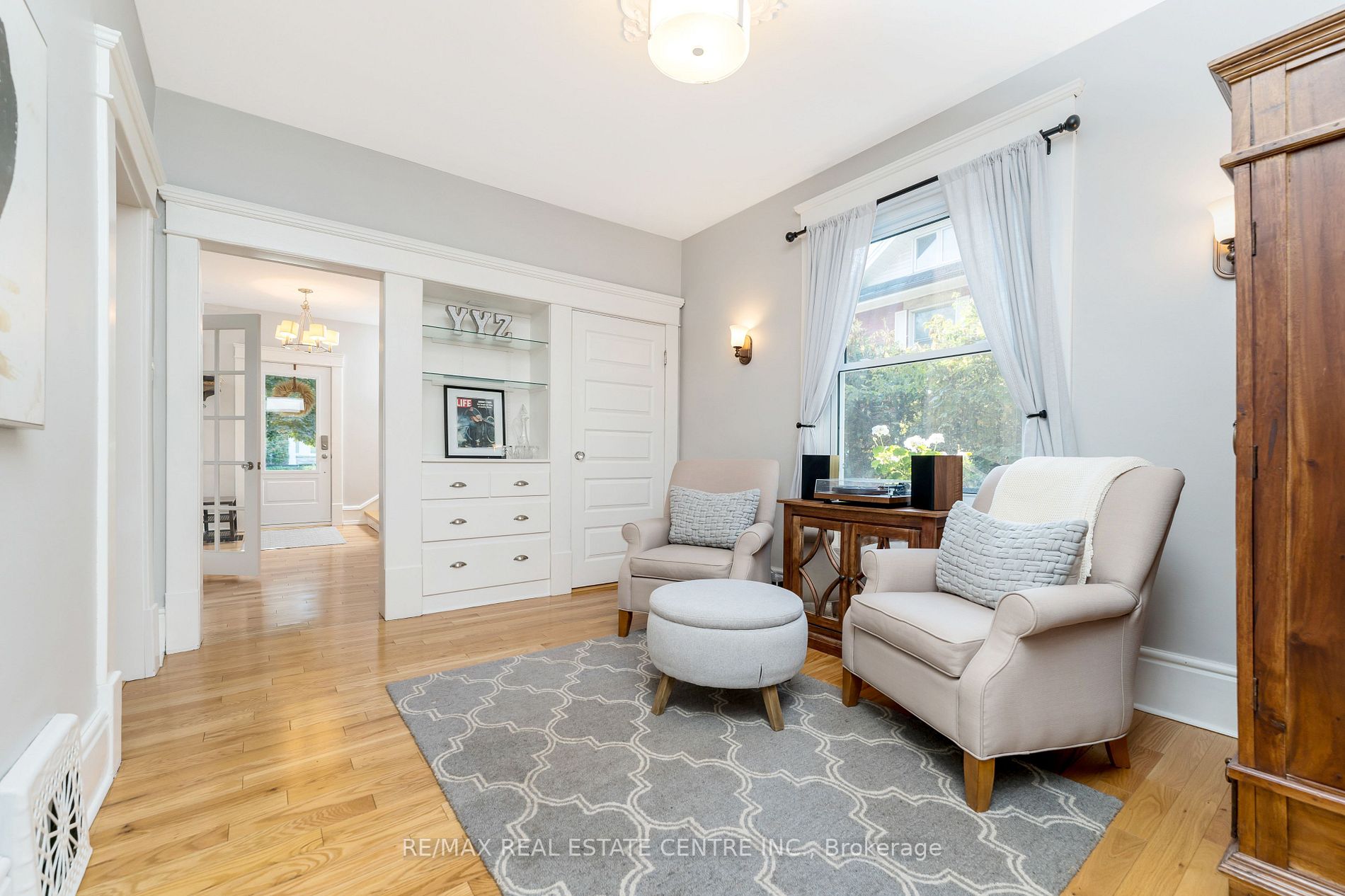 28 Charles St