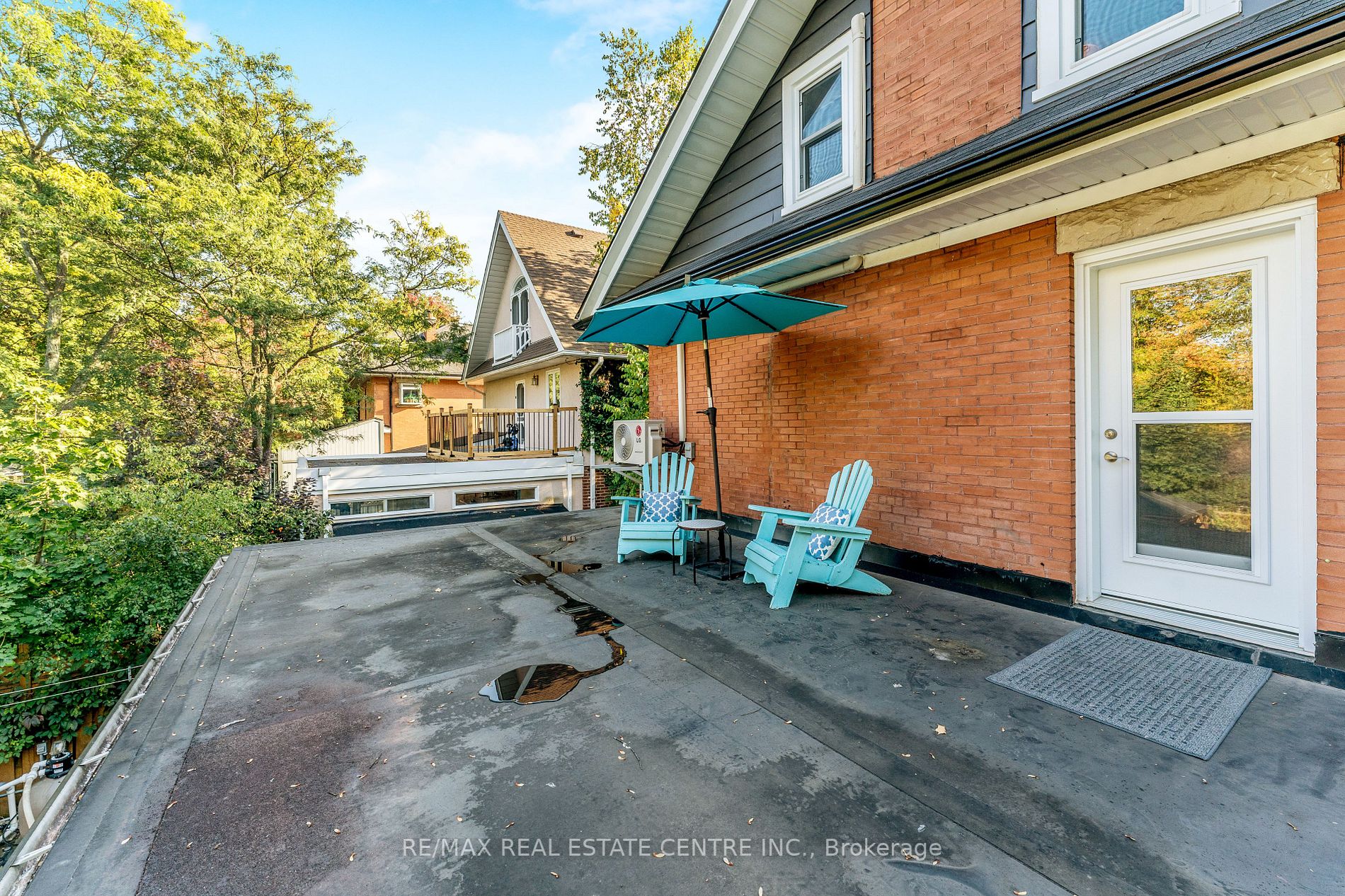 28 Charles St