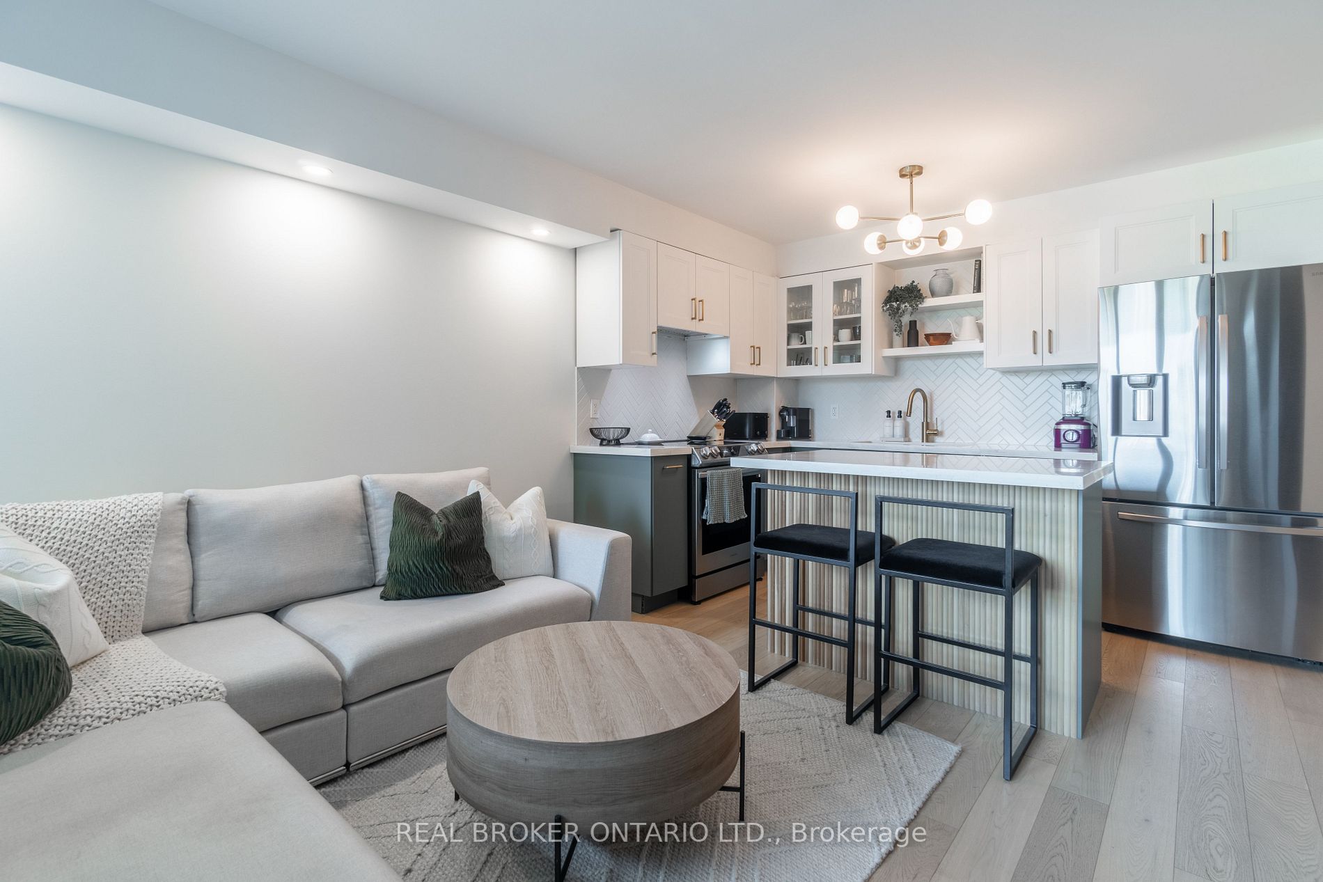 80 Esther Lorrie Dr, #501