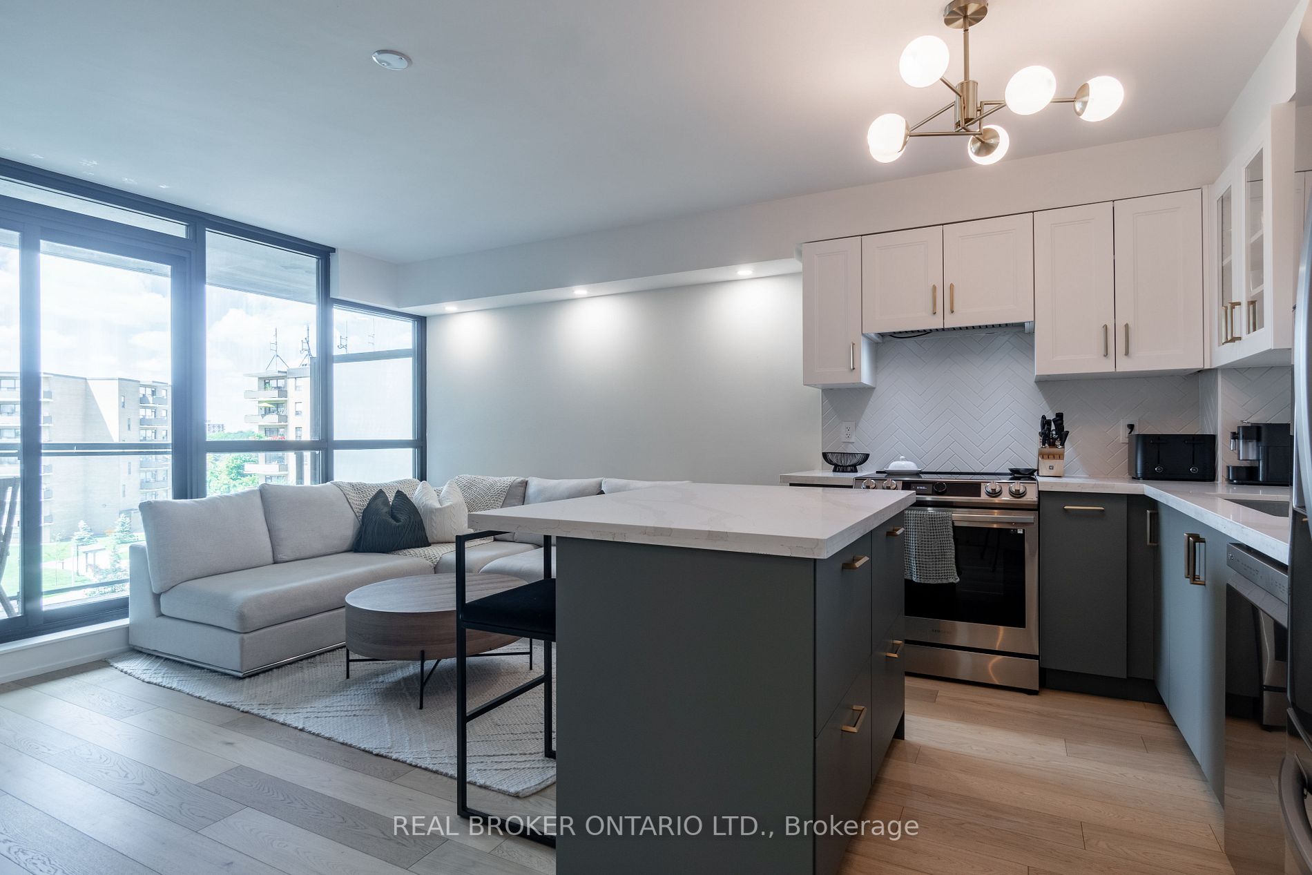 80 Esther Lorrie Dr, #501