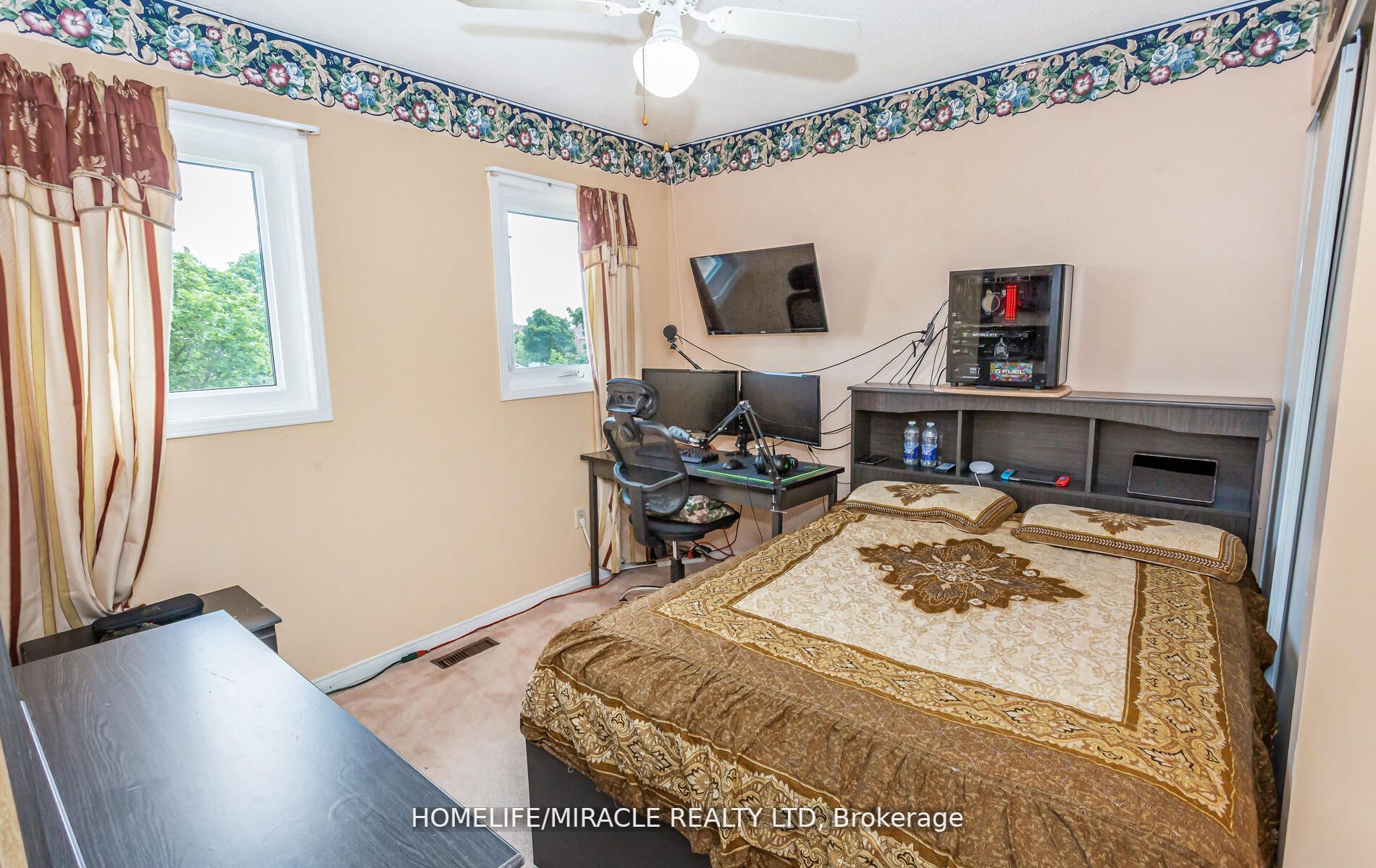 59 Cranberry Cres