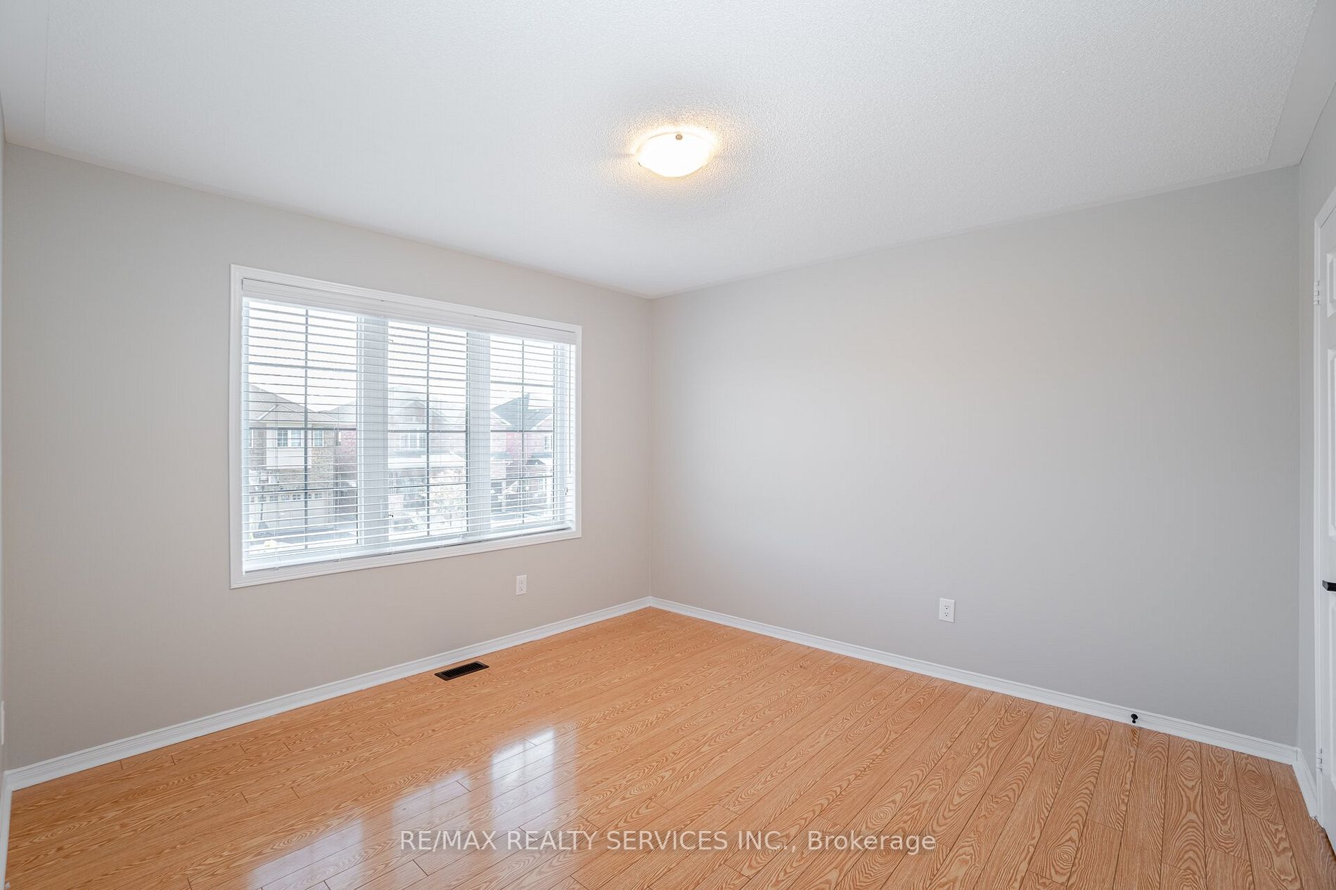 12 Owens Rd