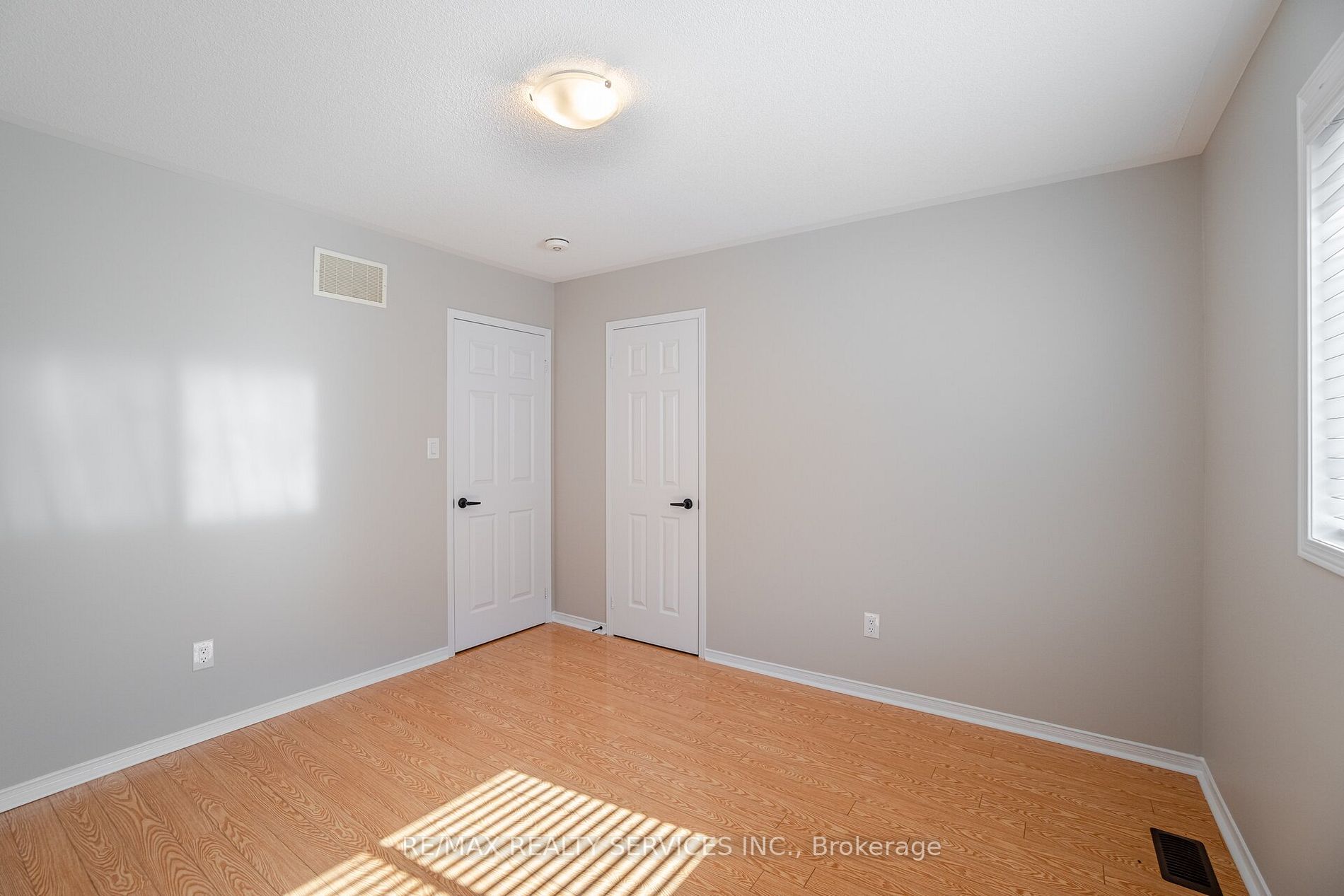 12 Owens Rd