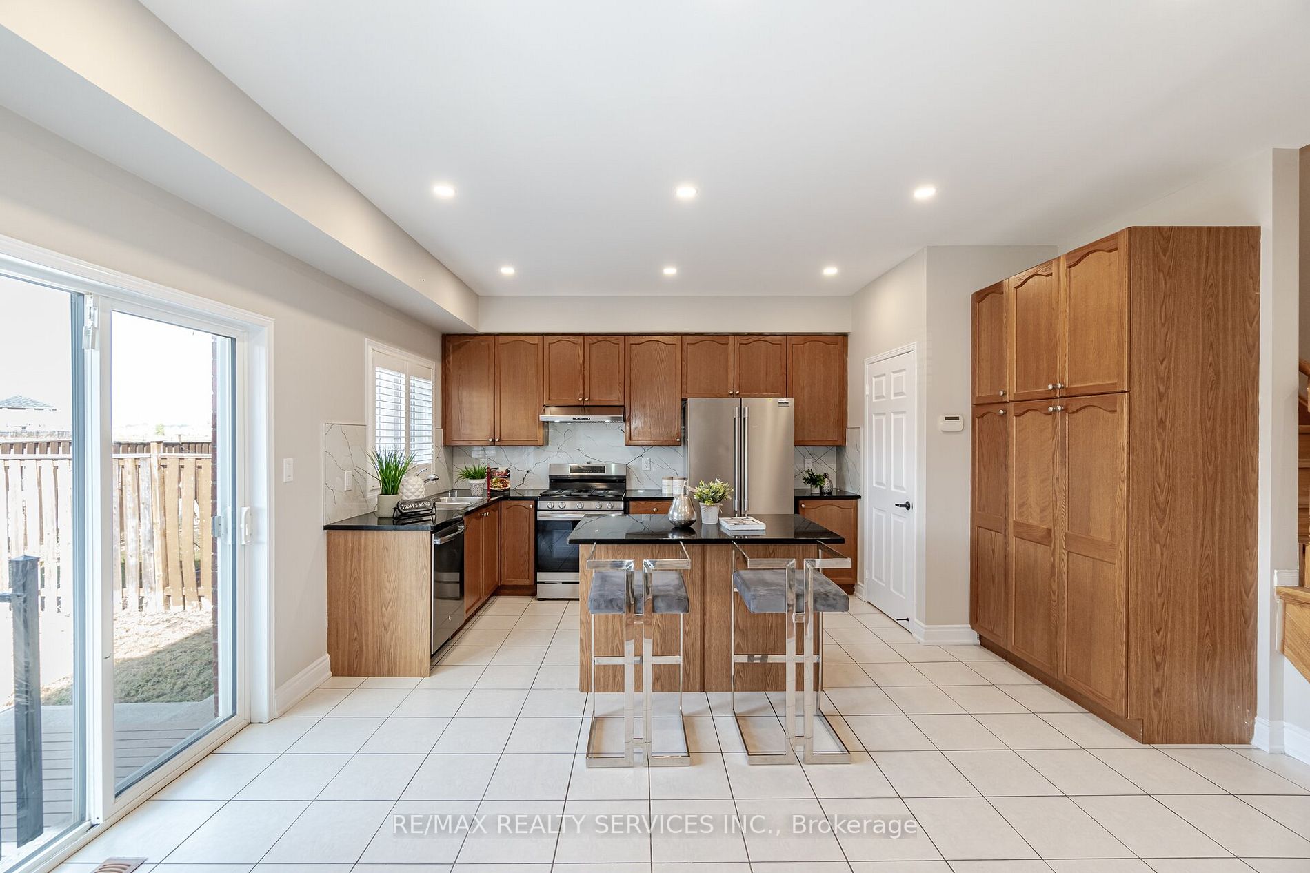 12 Owens Rd