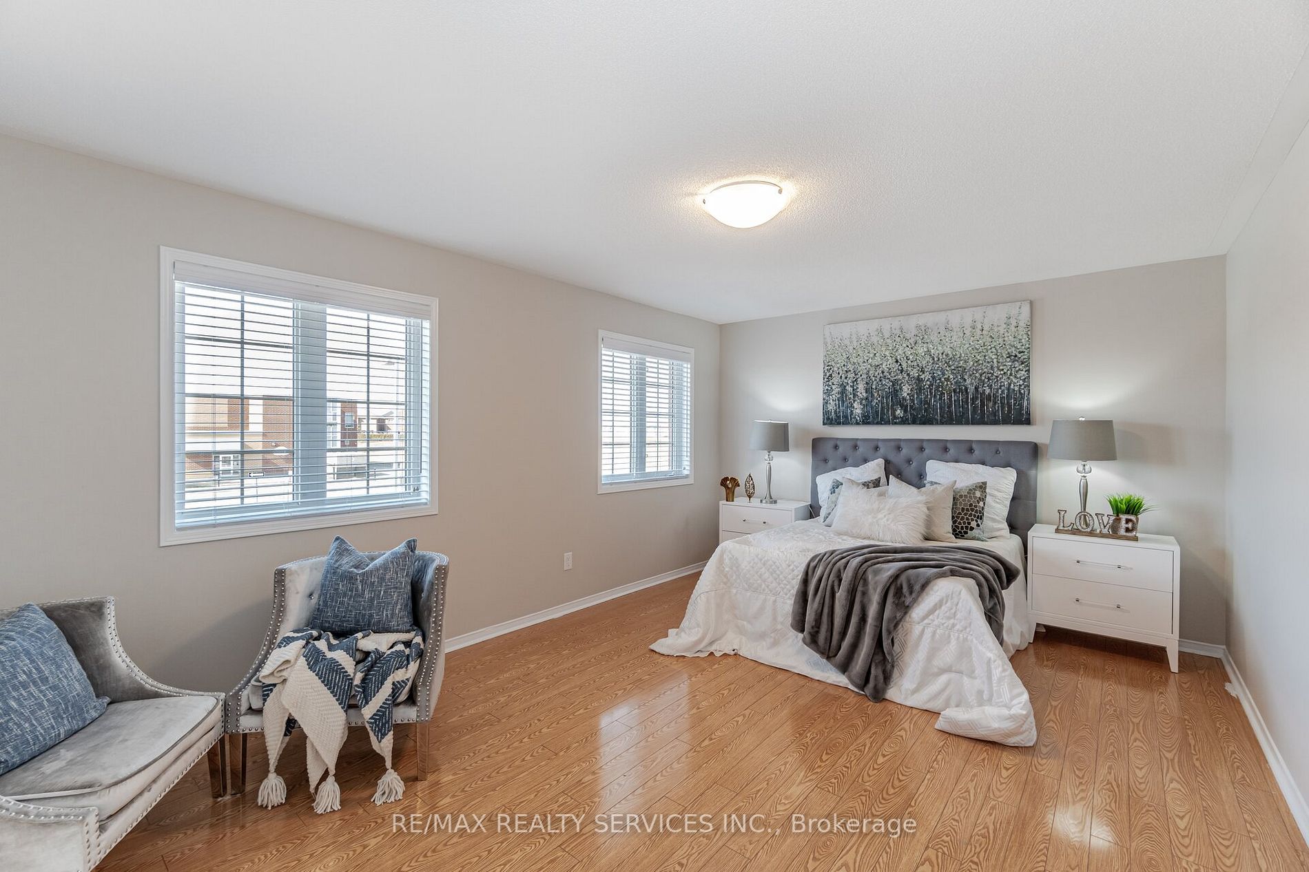 12 Owens Rd