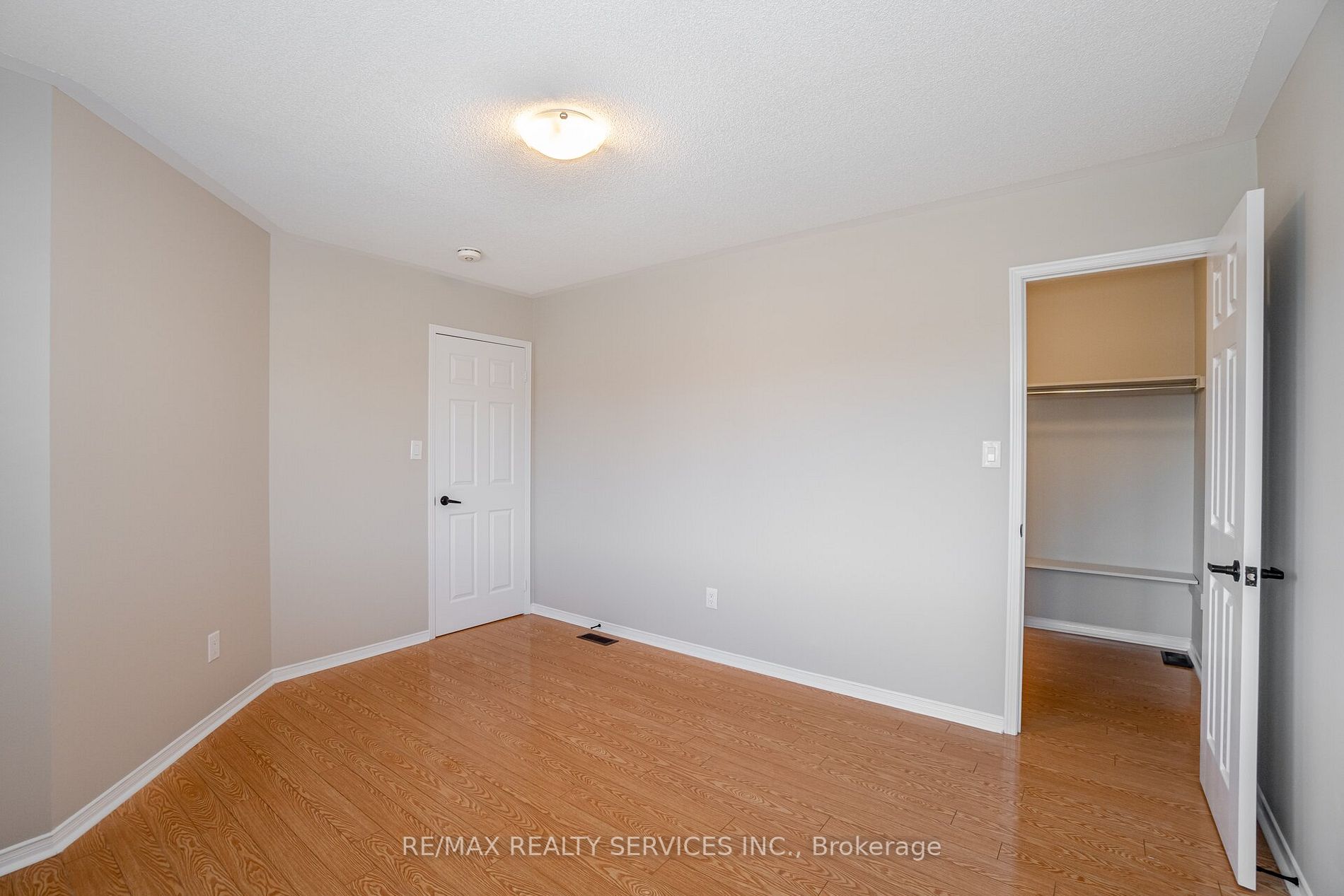 12 Owens Rd