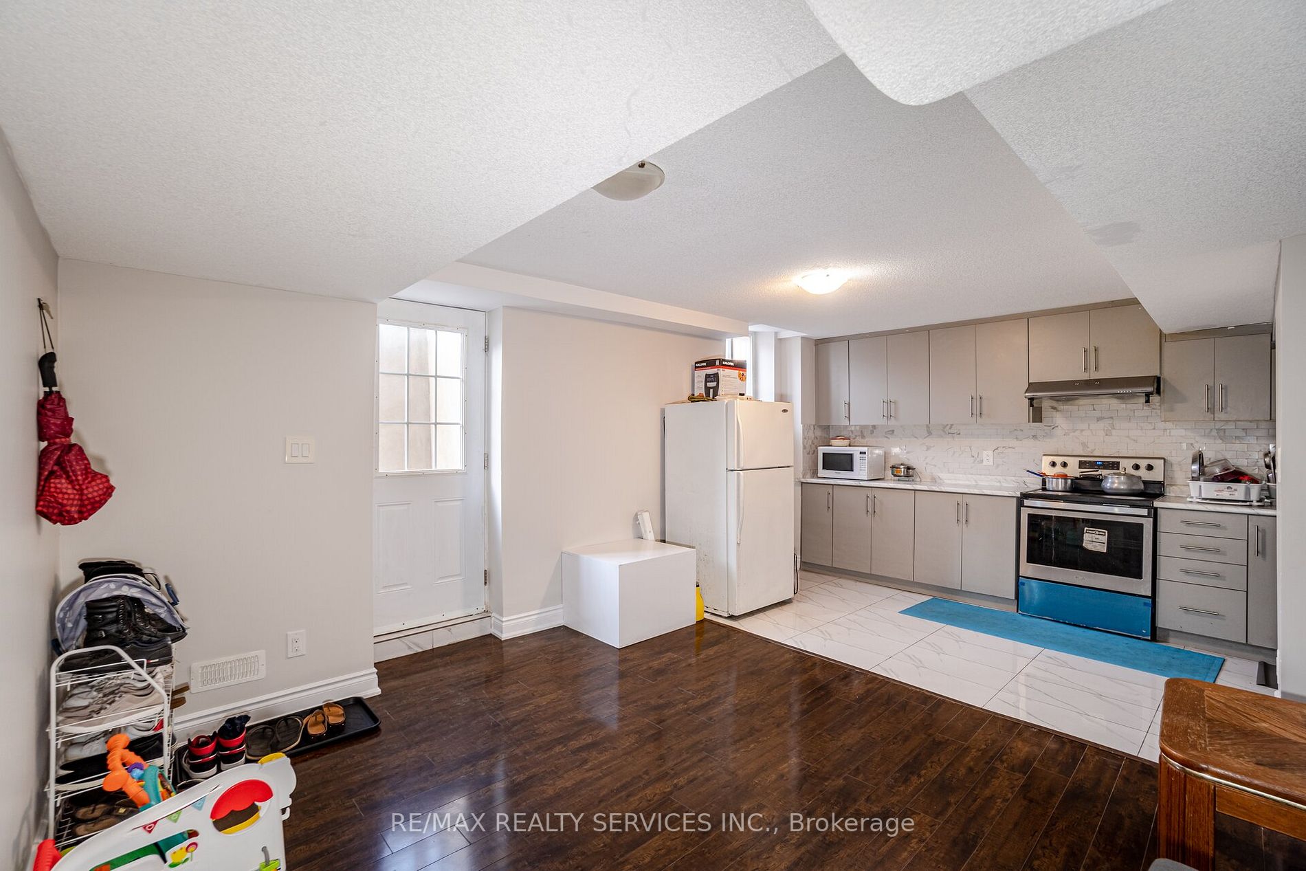 12 Owens Rd