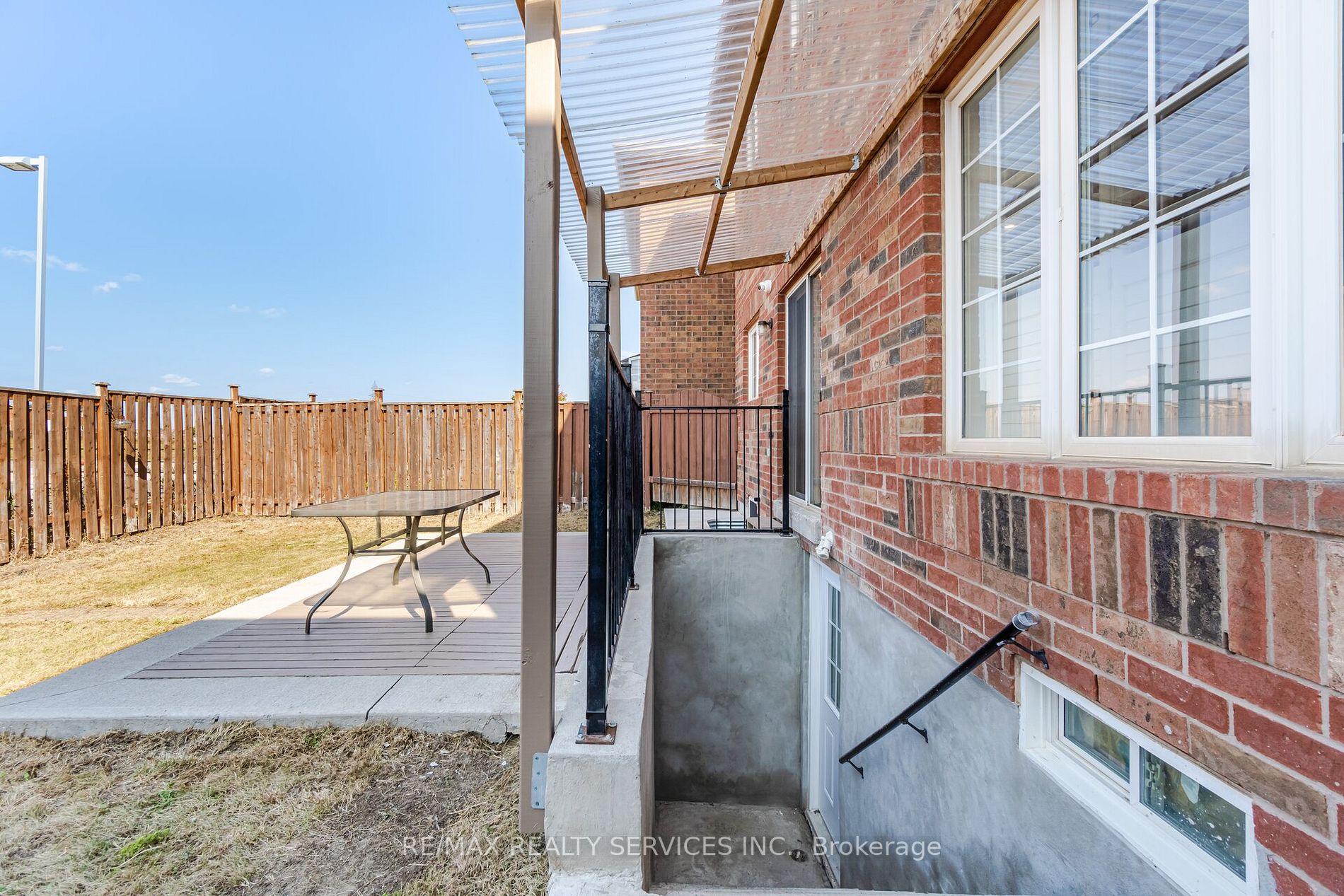 12 Owens Rd