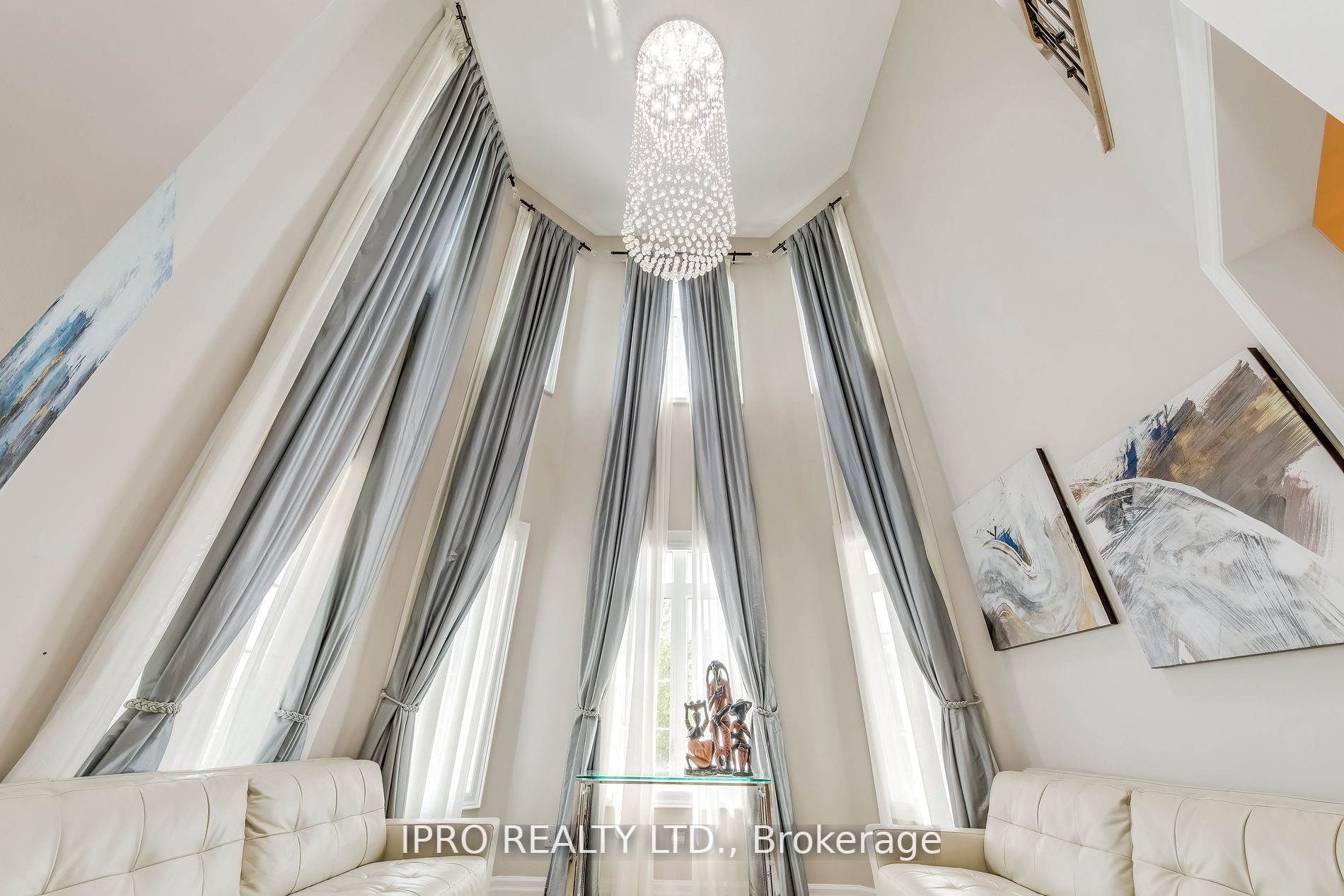20 Falkland Rd N