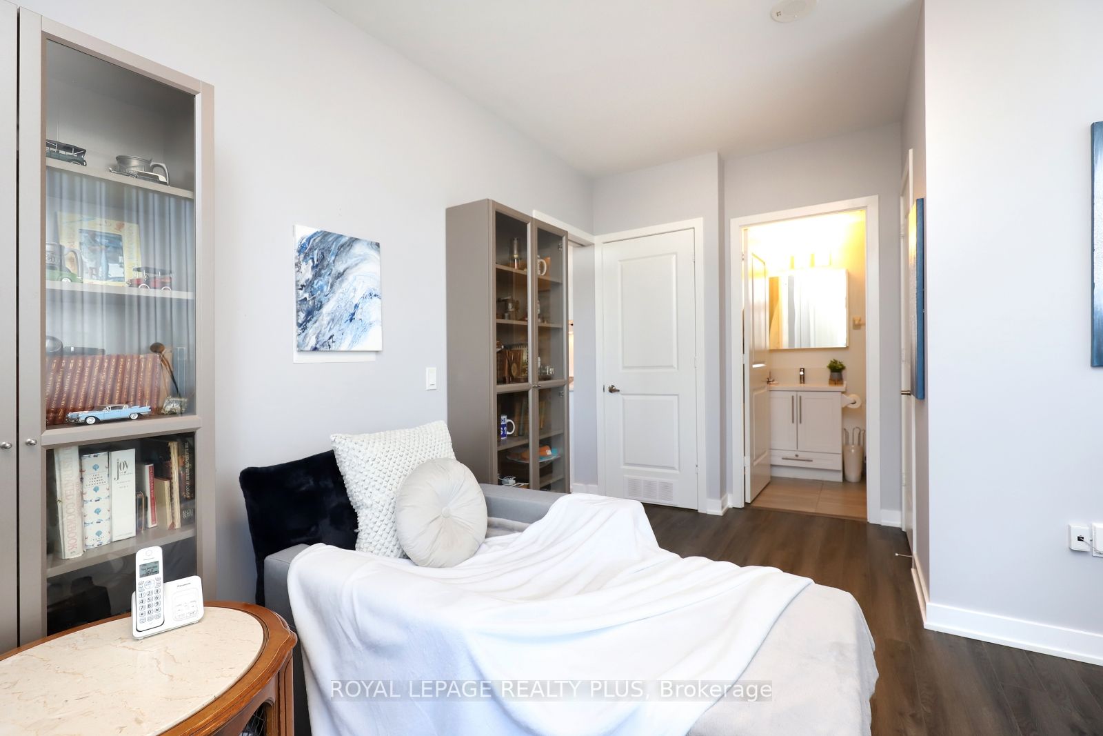4699 Glen Erin Dr, #109