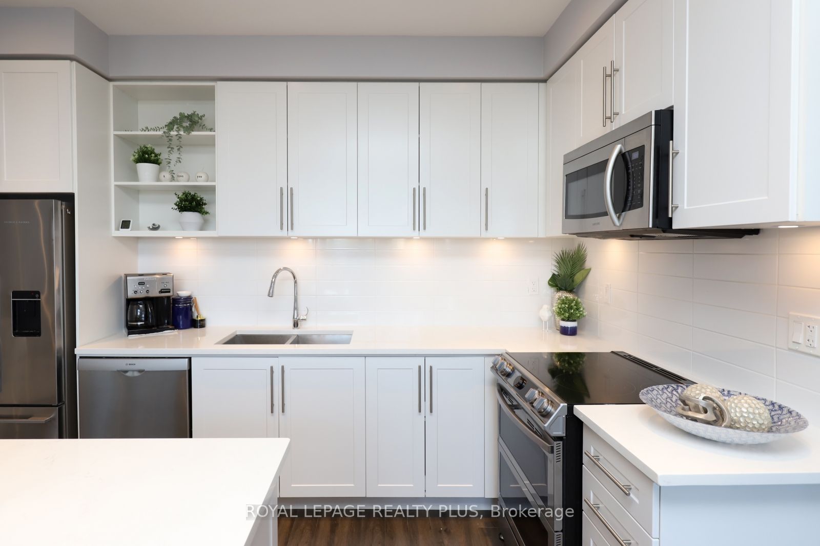 4699 Glen Erin Dr, #109