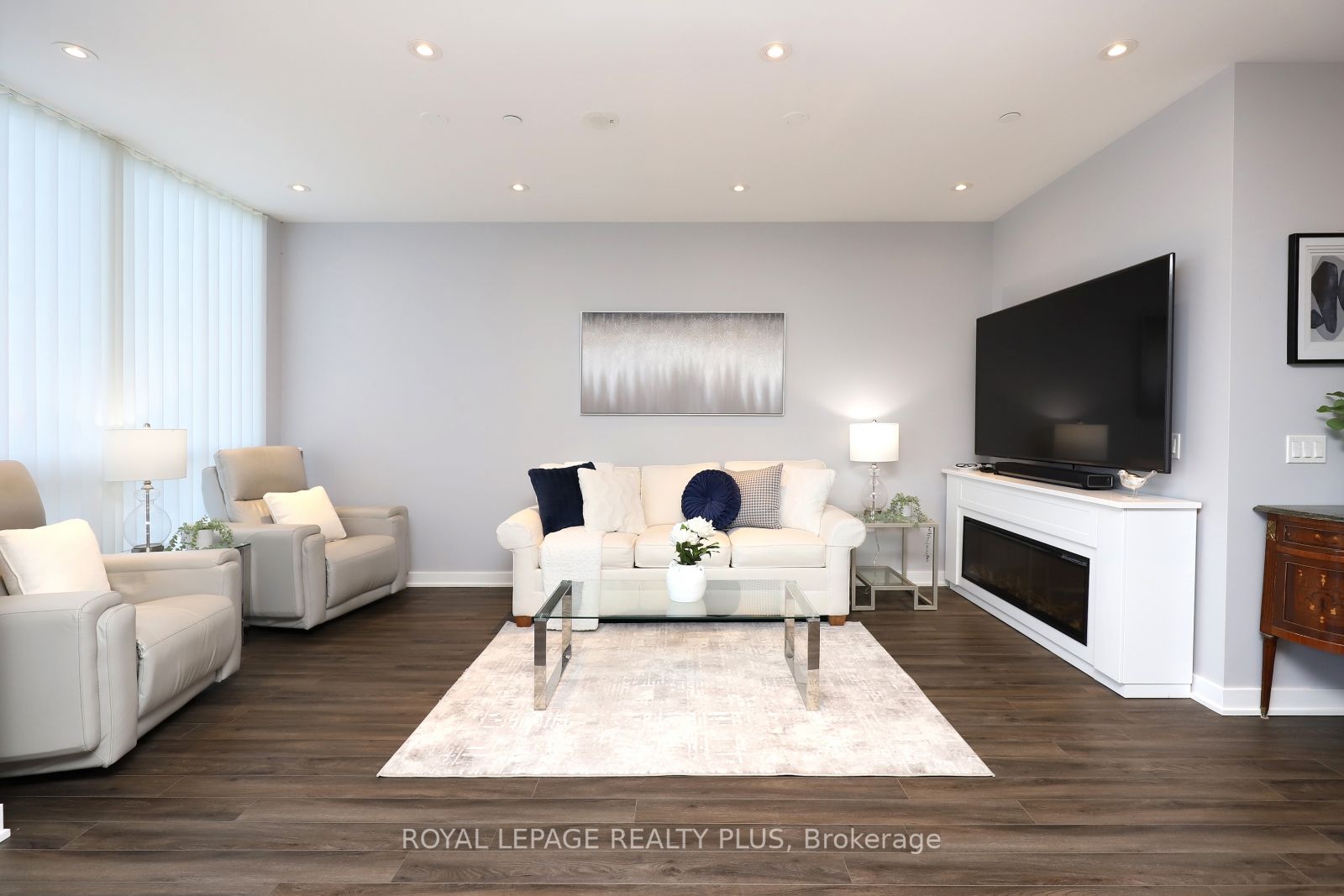 4699 Glen Erin Dr, #109
