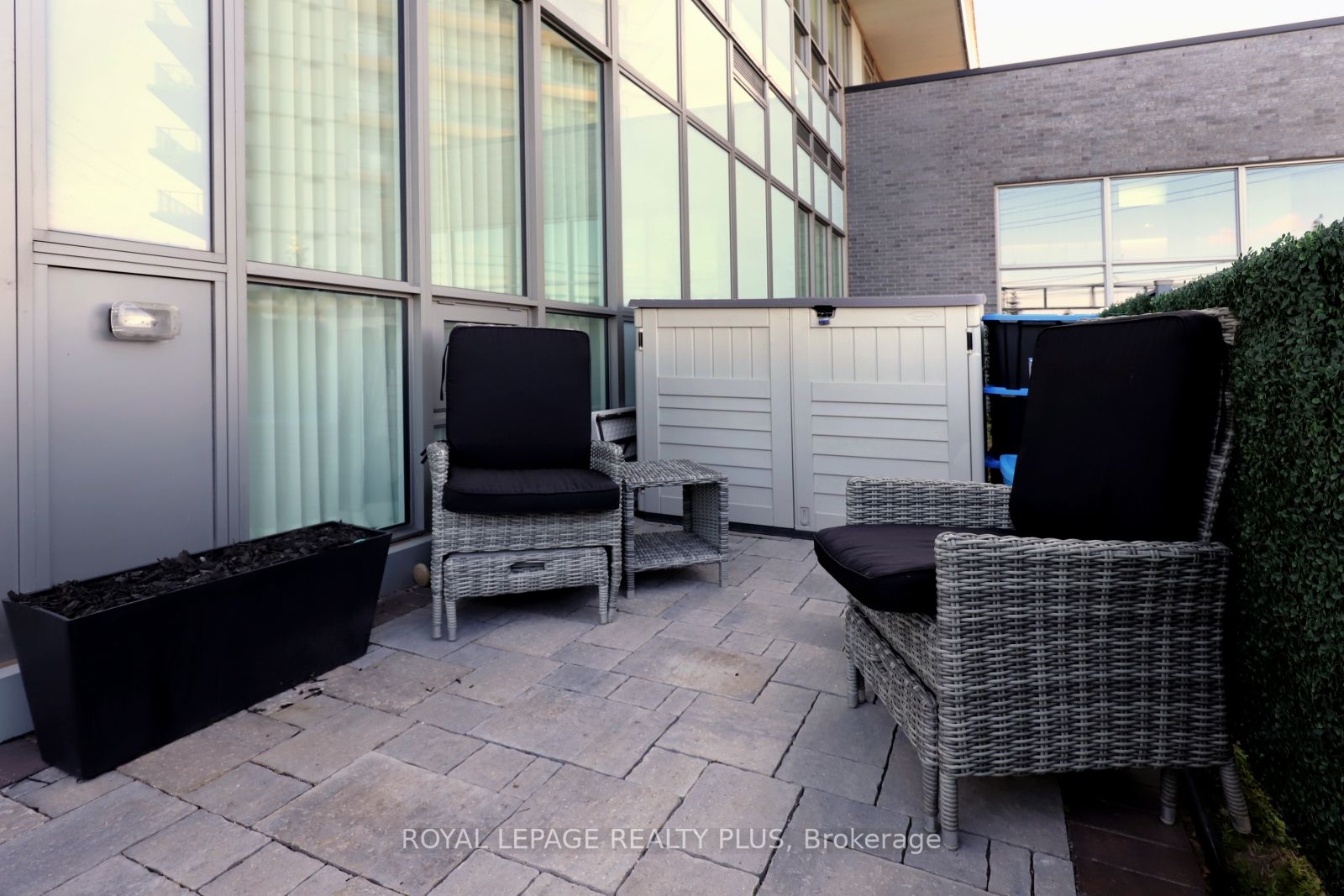 4699 Glen Erin Dr, #109