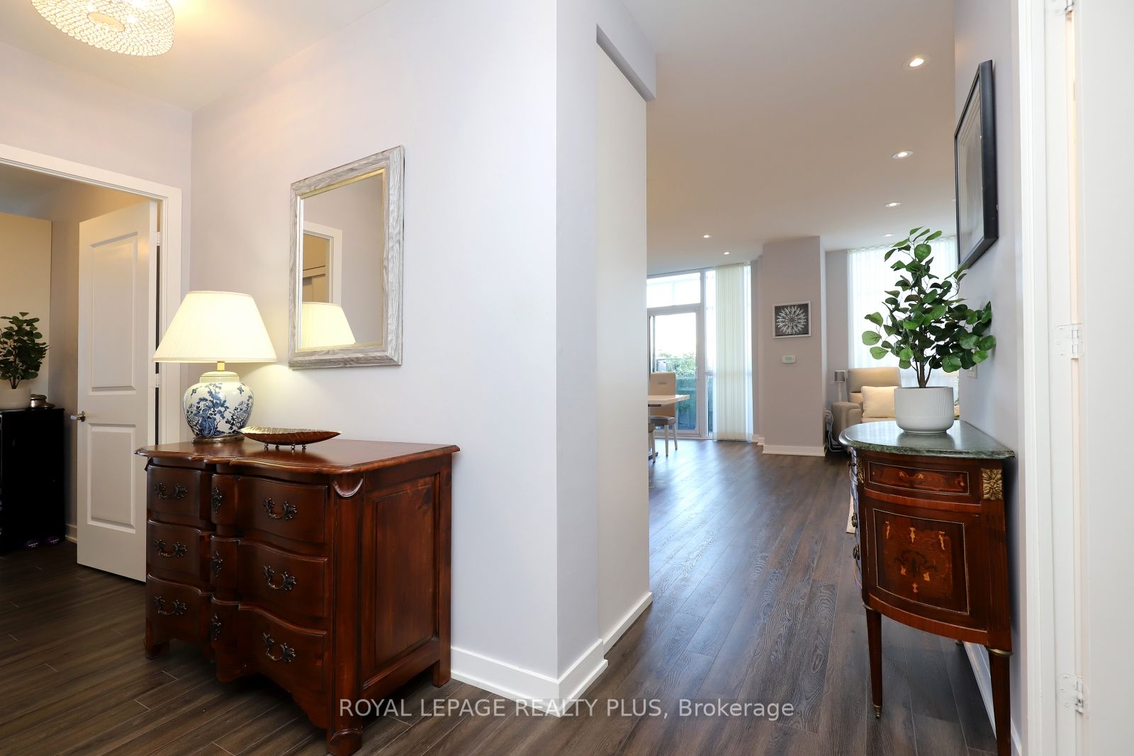4699 Glen Erin Dr, #109