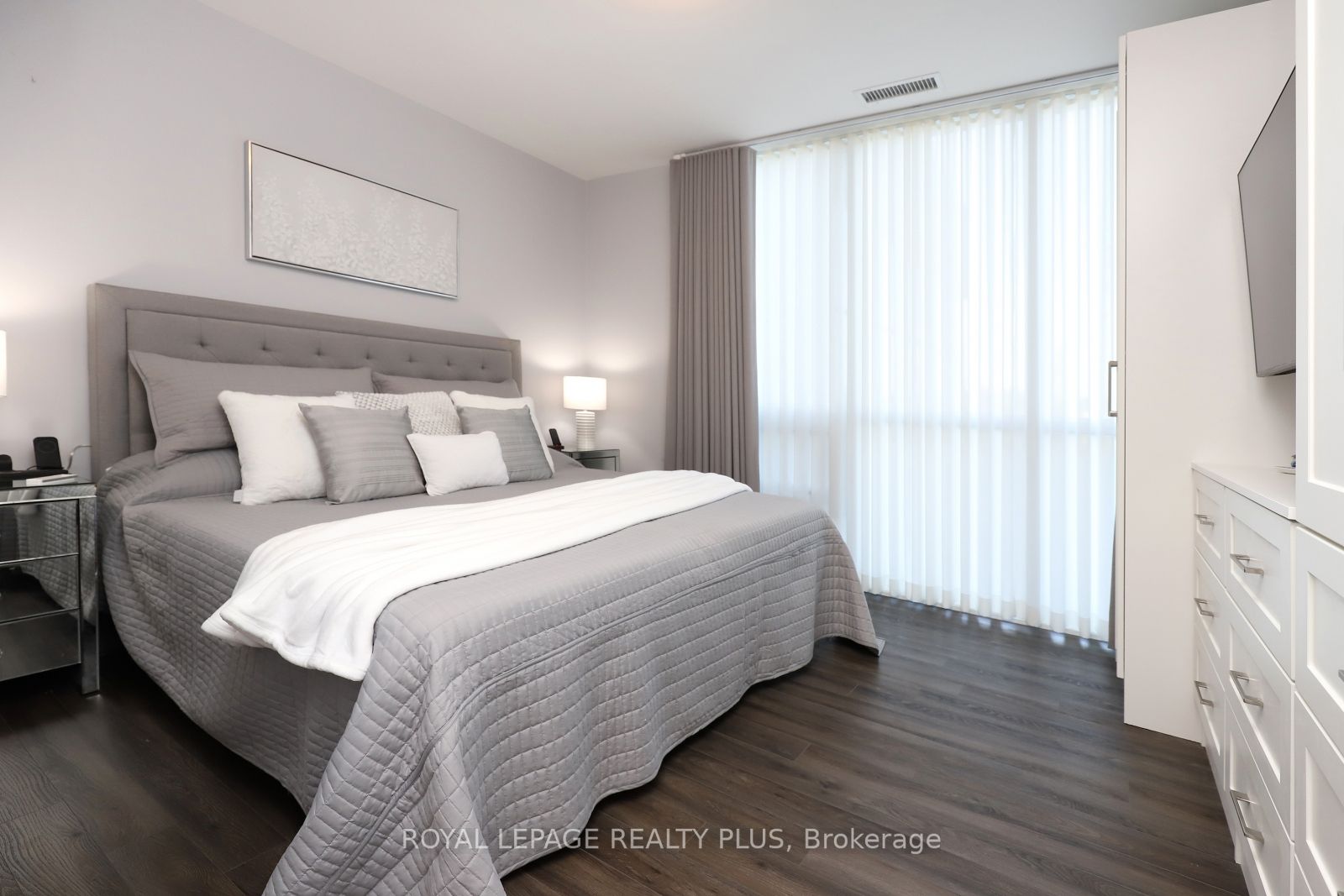 4699 Glen Erin Dr, #109
