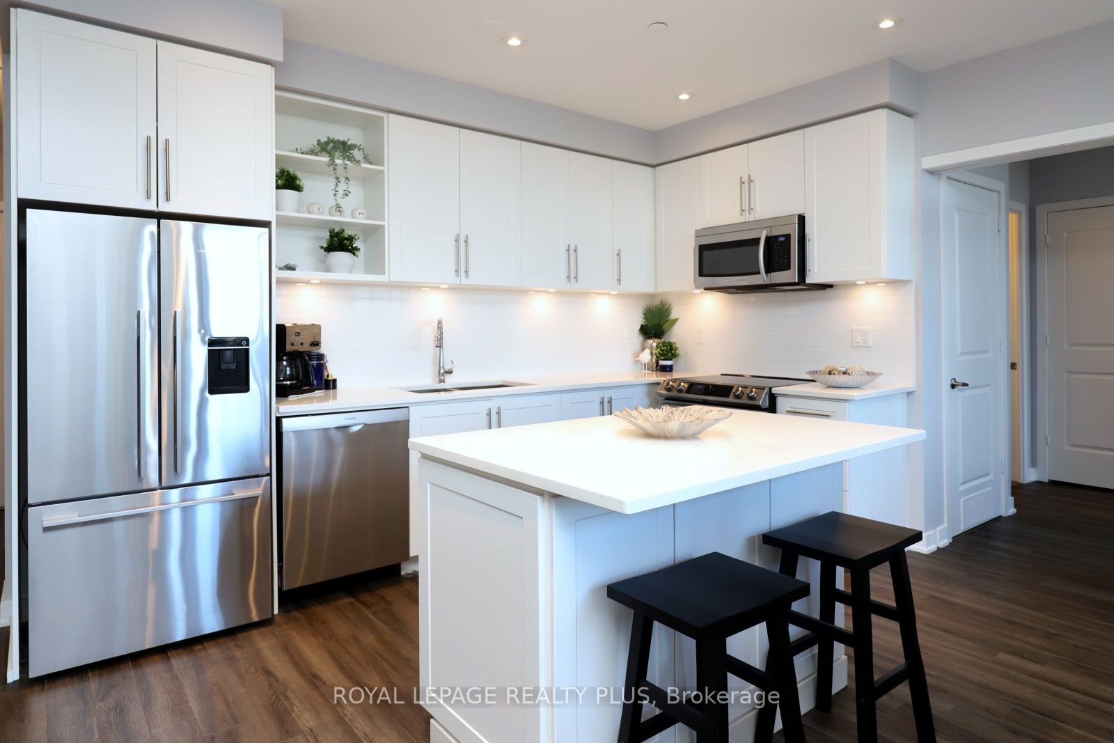 4699 Glen Erin Dr, #109