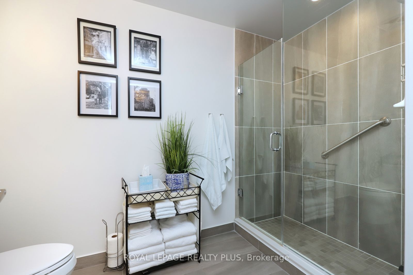 4699 Glen Erin Dr, #109