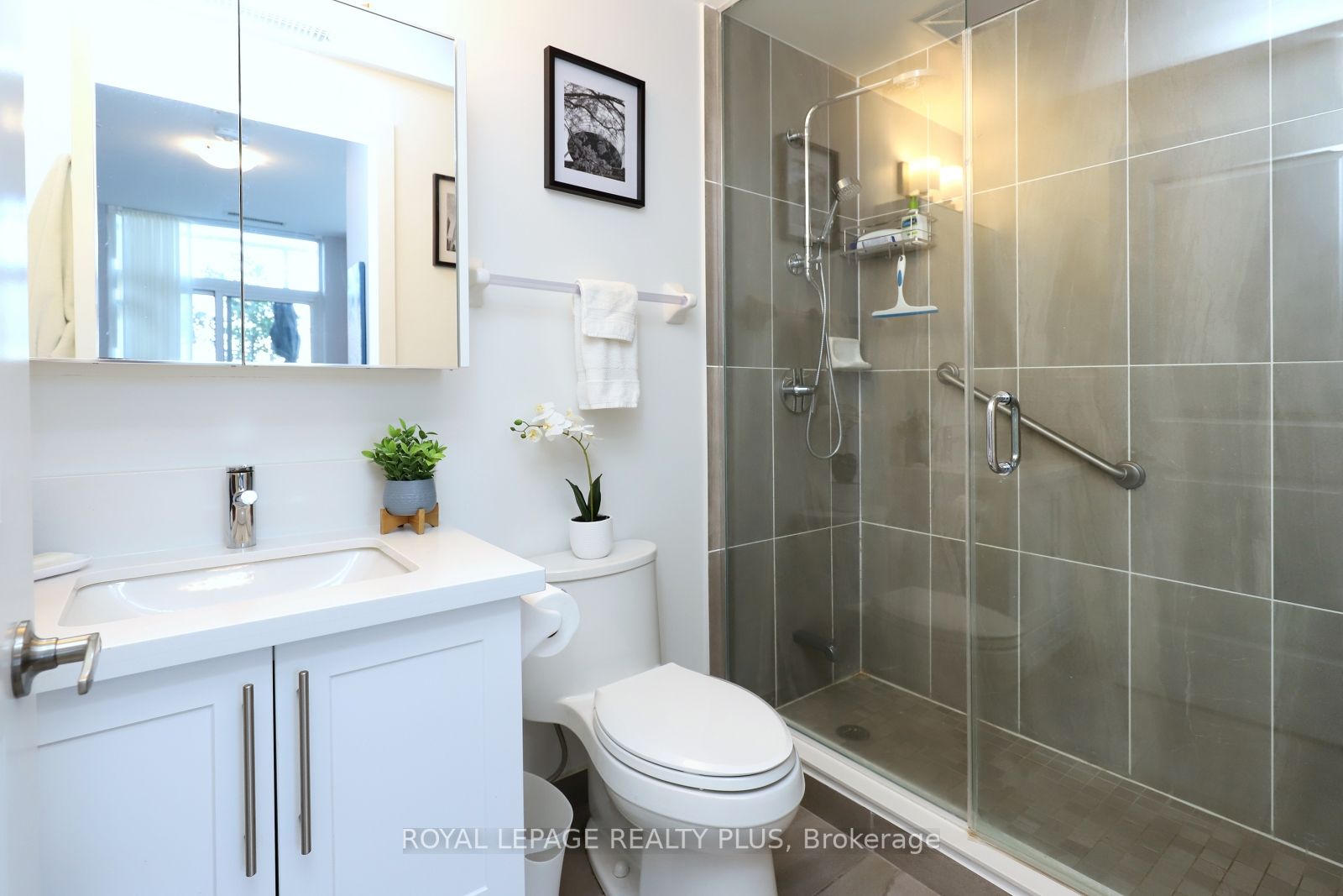 4699 Glen Erin Dr, #109