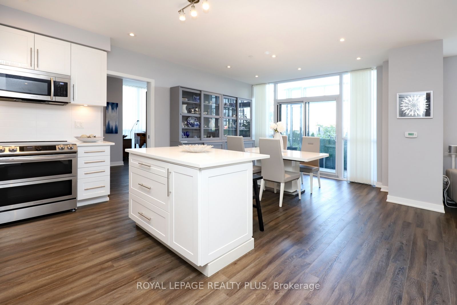 4699 Glen Erin Dr, #109