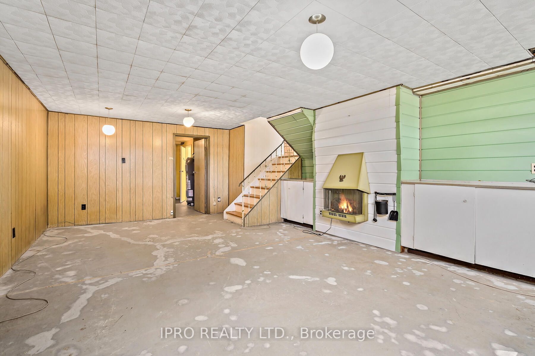 1089 Pearson Dr