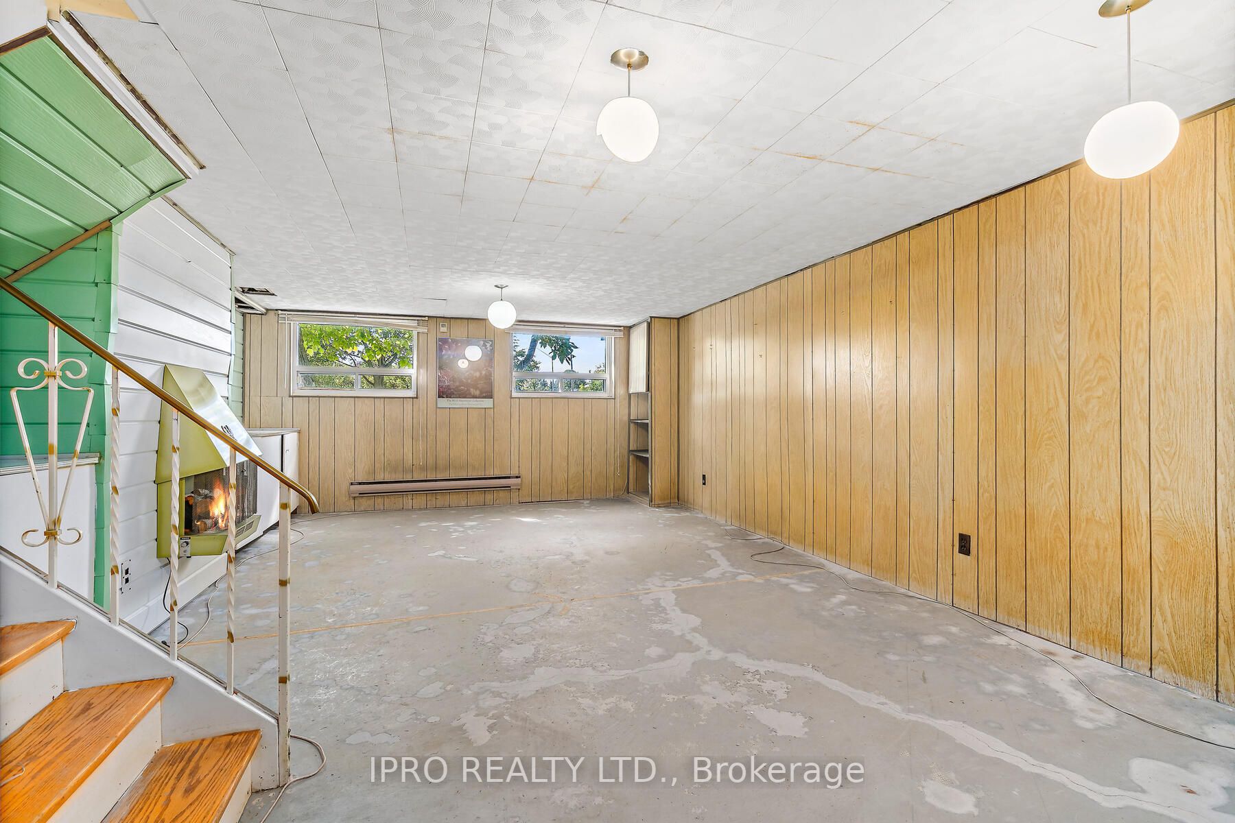 1089 Pearson Dr