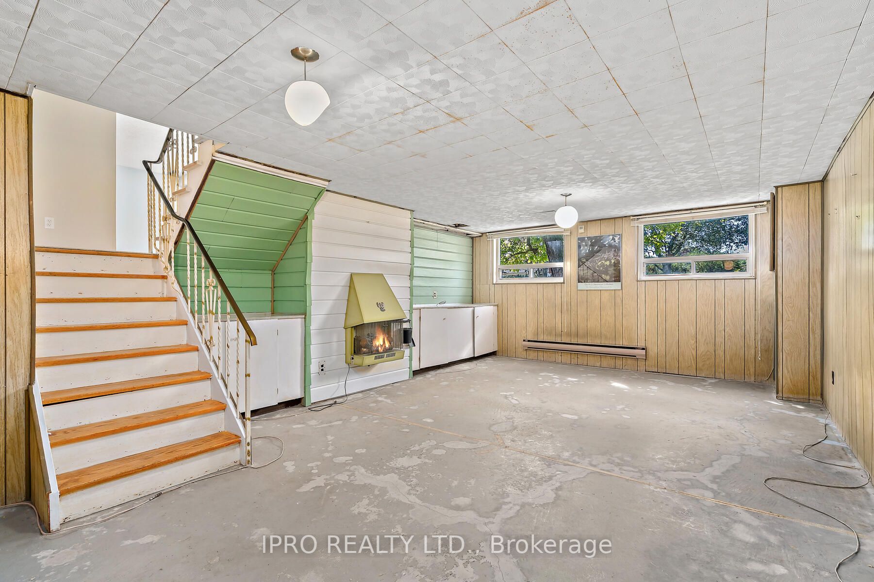 1089 Pearson Dr