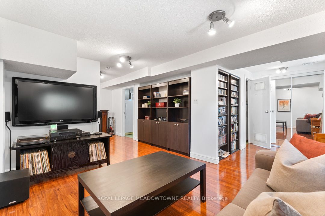 7045 Tamar Mews