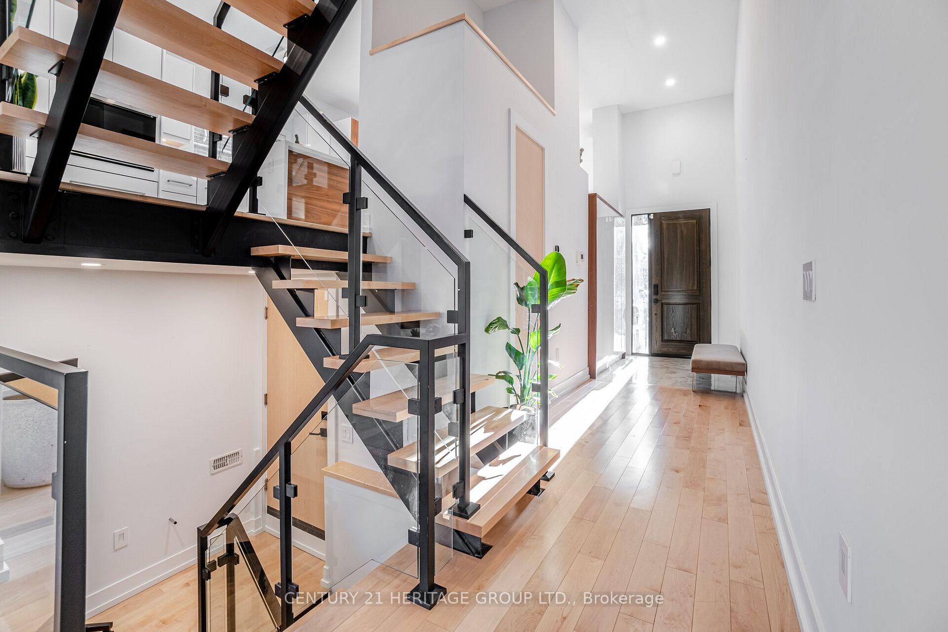 37 Thirty Third St