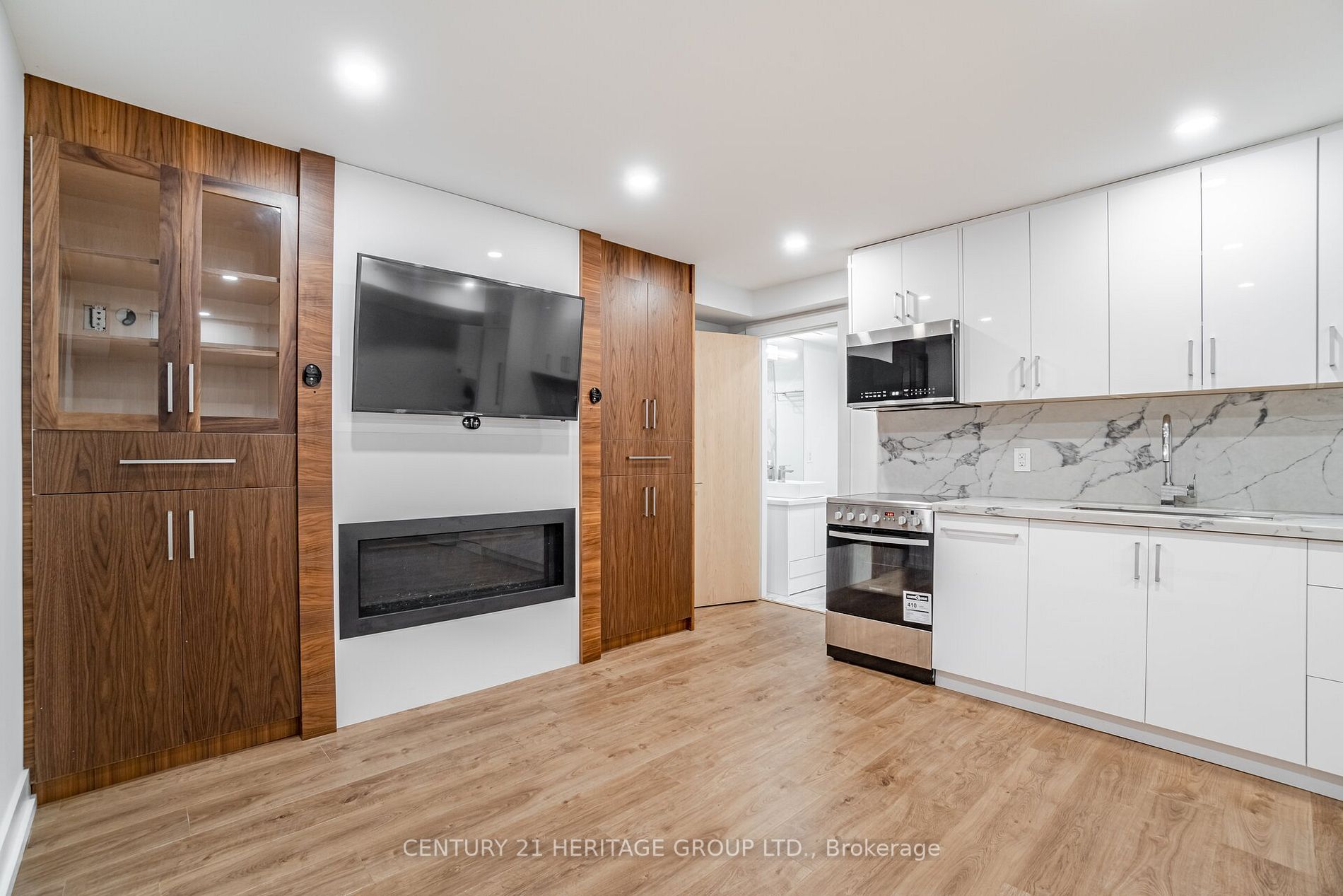 37 Thirty Third St