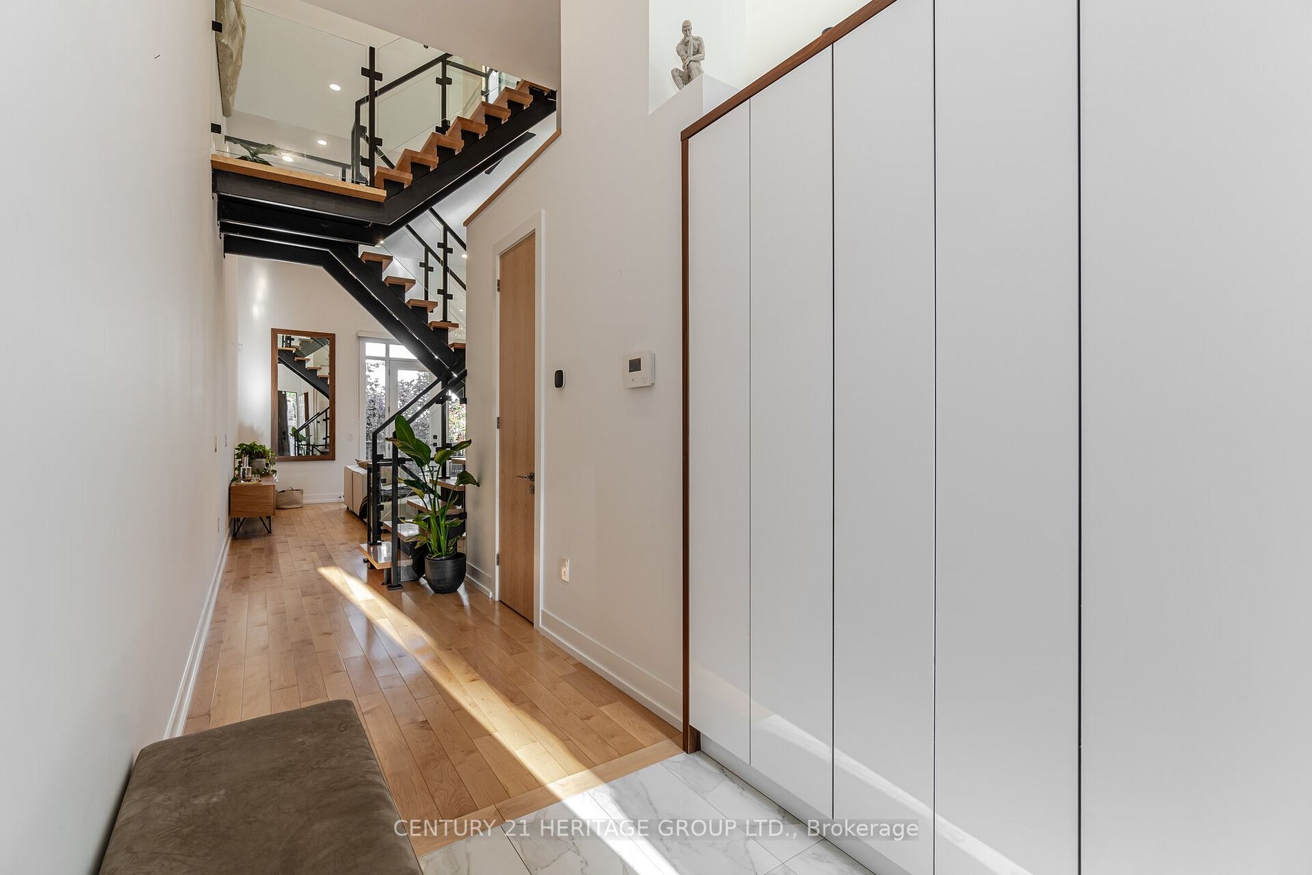 37 Thirty Third St